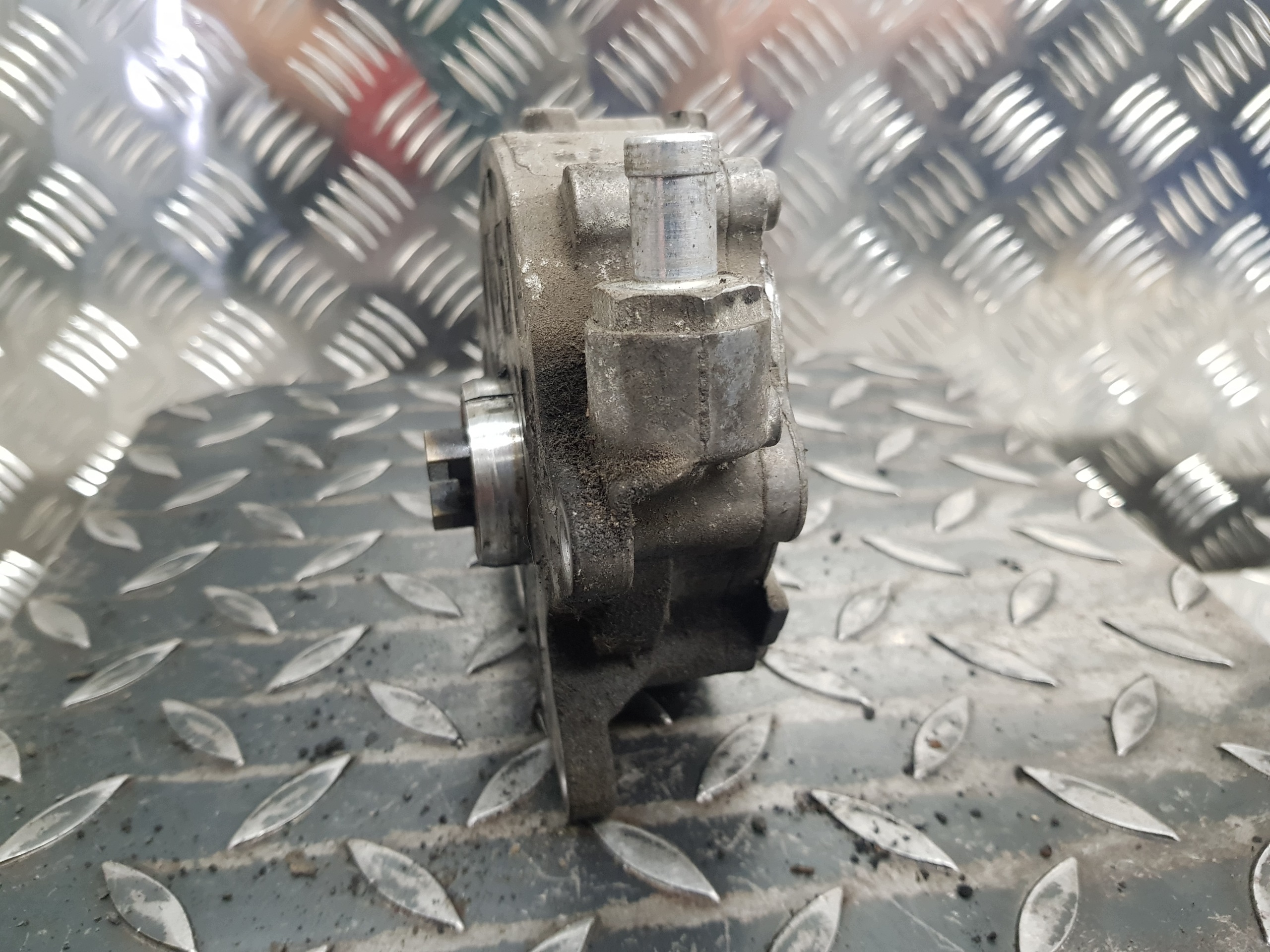 Vacuum Pump VW Passat B6 03L145100L Used