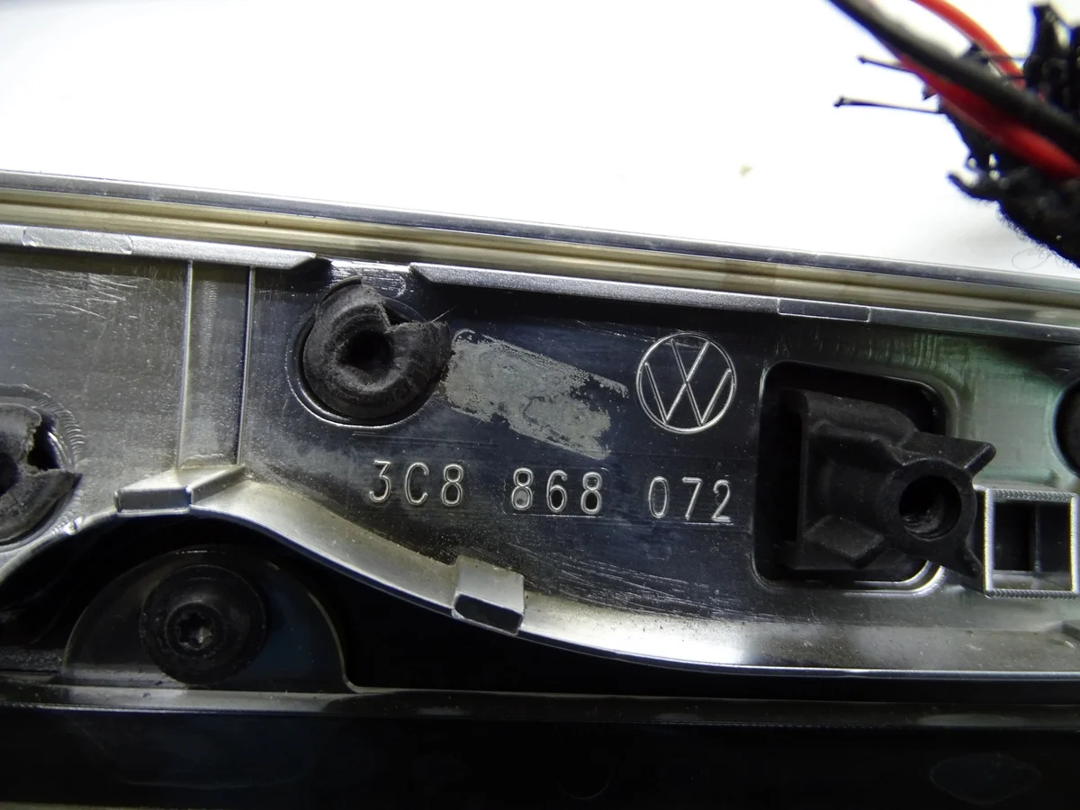 Moldura Puerta Trasera Derecha VW Passat CC image 9