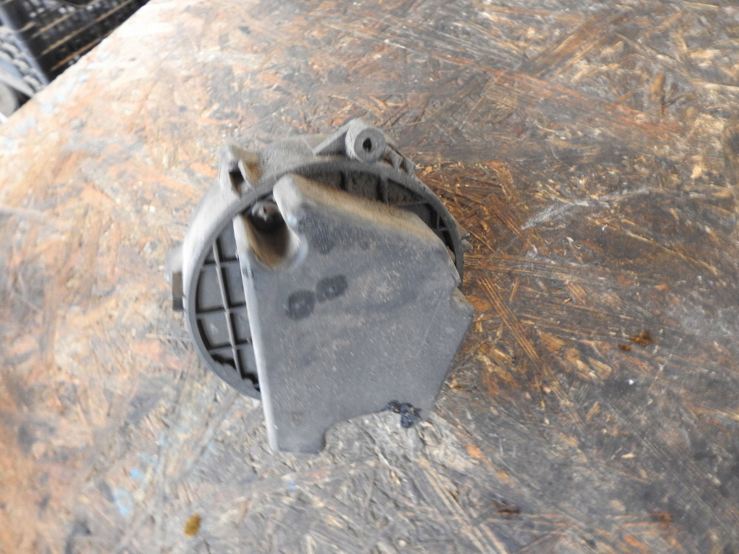 Ilmapumppu Mercedes W211 S211 E240 2.6 V6 A0001403785
