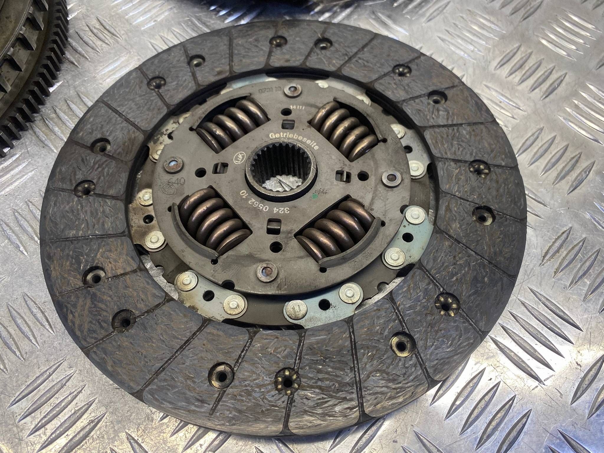 Embrayage bimasse LUK Mercedes Sprinter W906 2.2 CDI 415066010 324056210 image 4