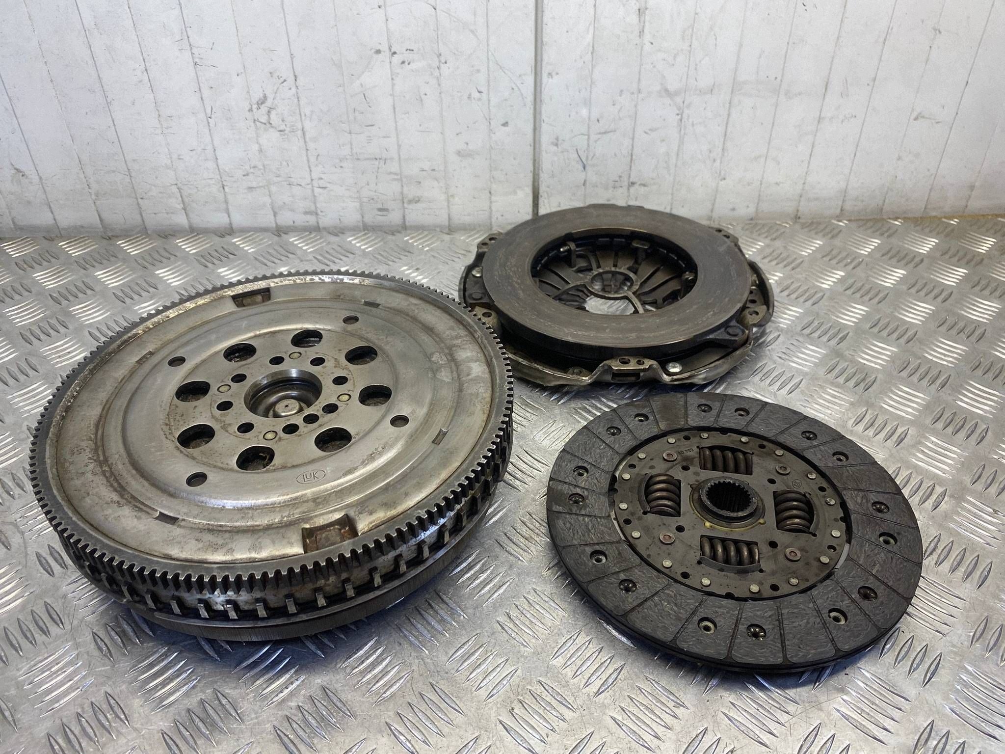 Embrayage bimasse LUK Mercedes Sprinter W906 2.2 CDI 415066010 324056210 image 8
