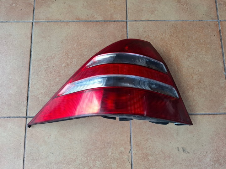 MERCEDES W220 achterlicht links A2208200164