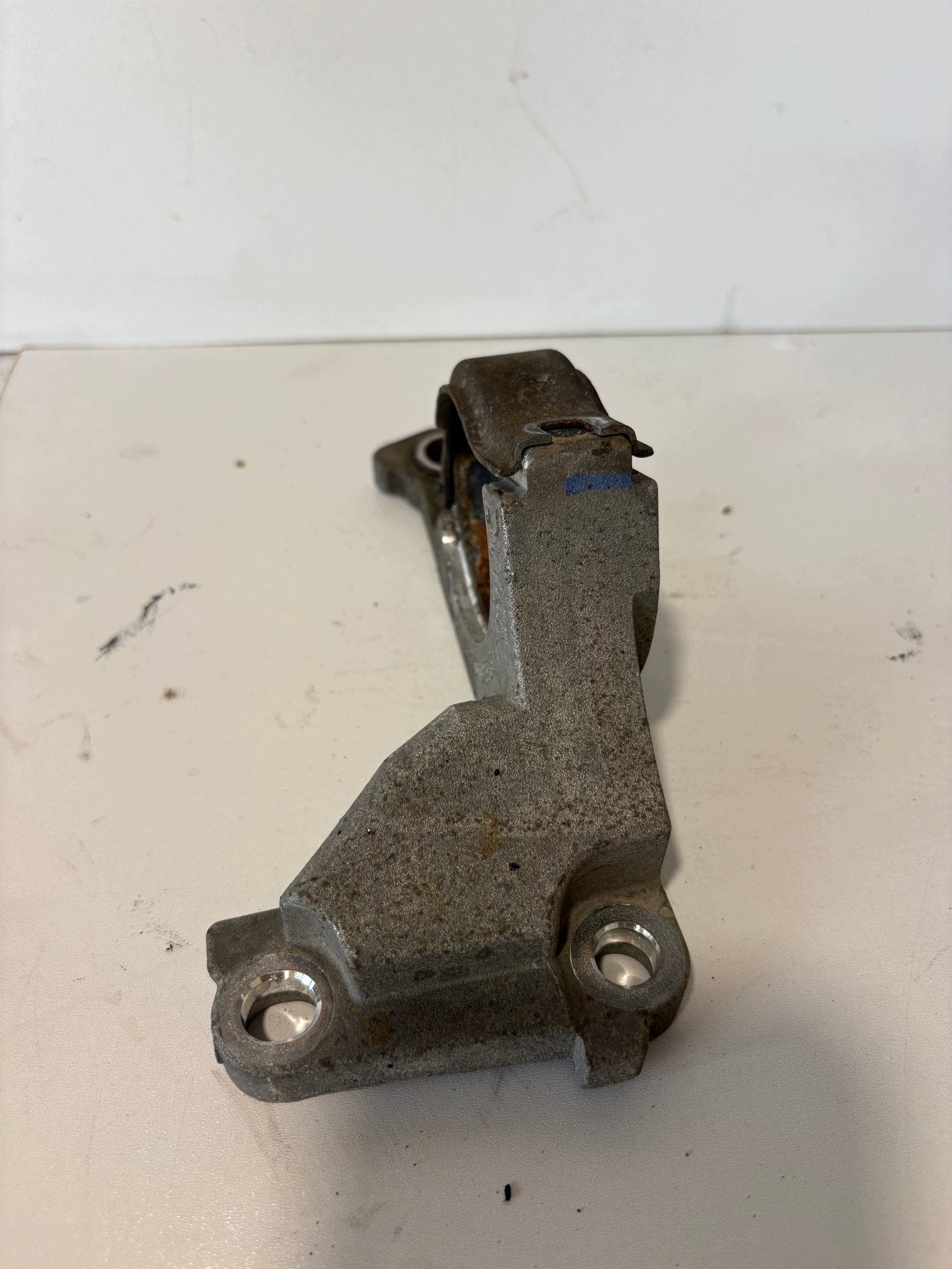 TRAFIC IV III Driveshaft Support 397740079R