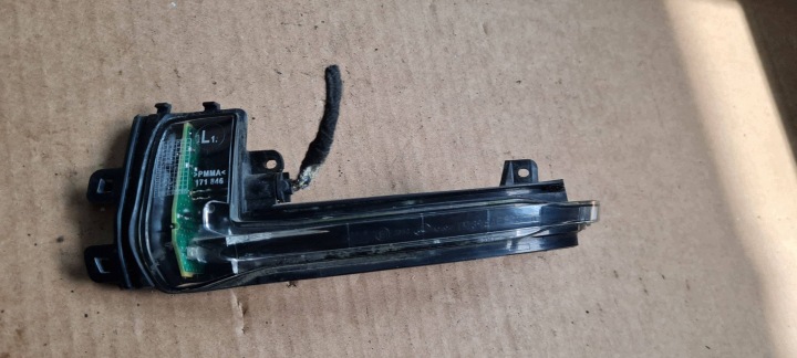 A5 8T LIFT Suuntavilkku peili vasen A4 B8 LIFT 8K0949101CIND105