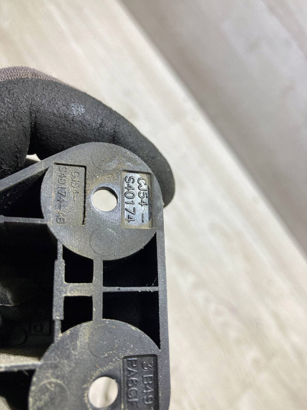Tope de Portón Trasero Ford Kuga II 2019 OEM CJ54S40174 image 3