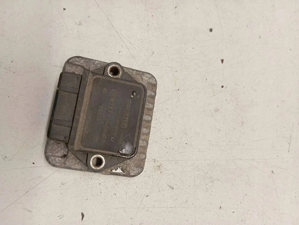 Module d'allumage Audi 80 191905351B image 2