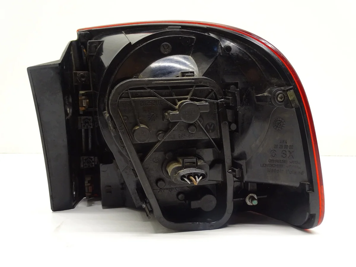 Lanterna Traseira Esquerda VW Touareg 7L6945095R image 3