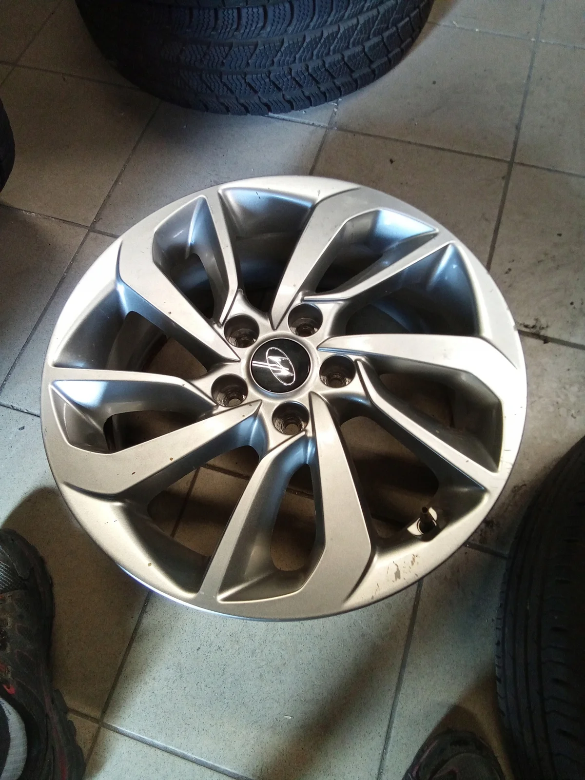 Llanta 17' Hyundai 52910D3210 Usada