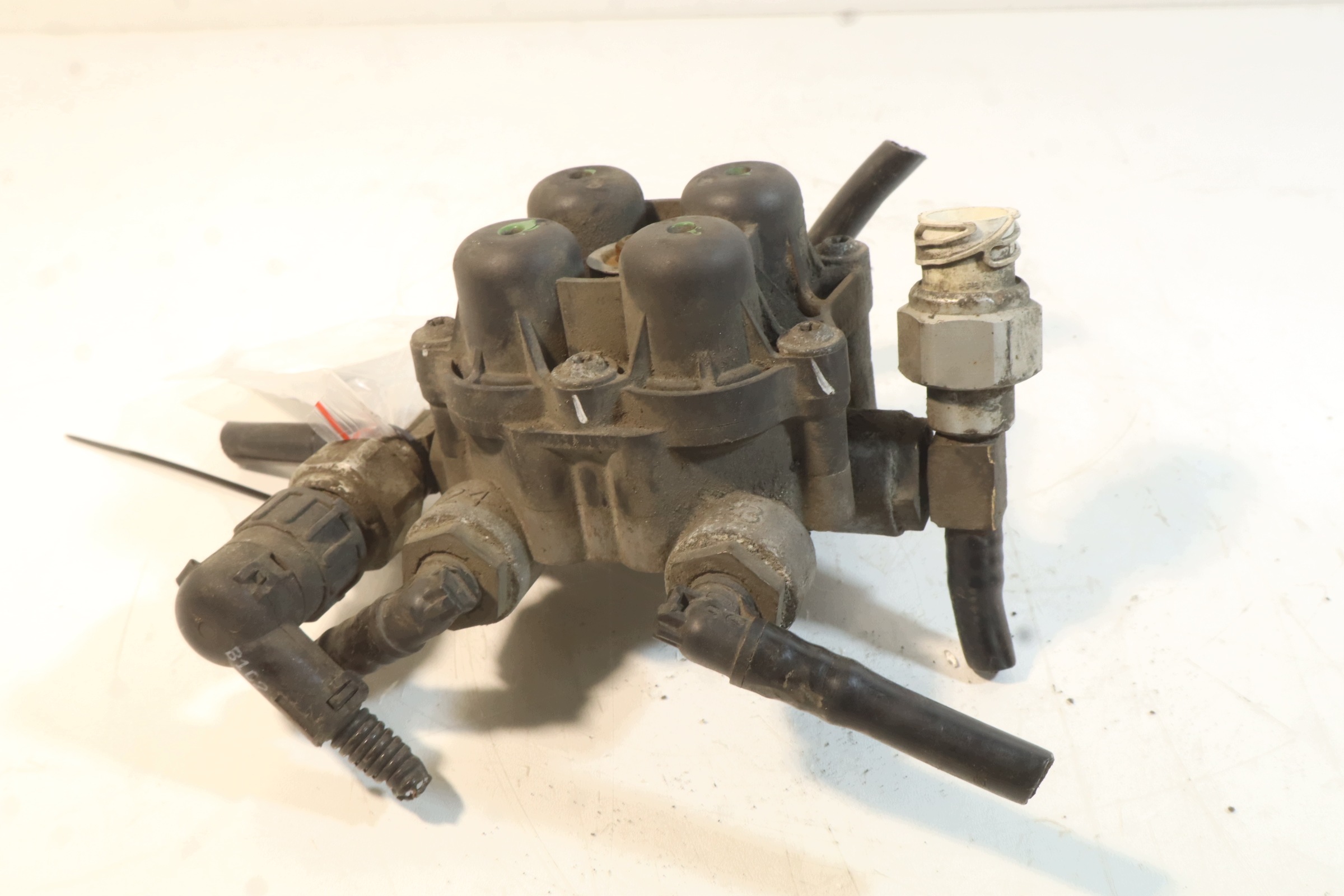 WABCO Ventil MAN TGX II 470 2412125065