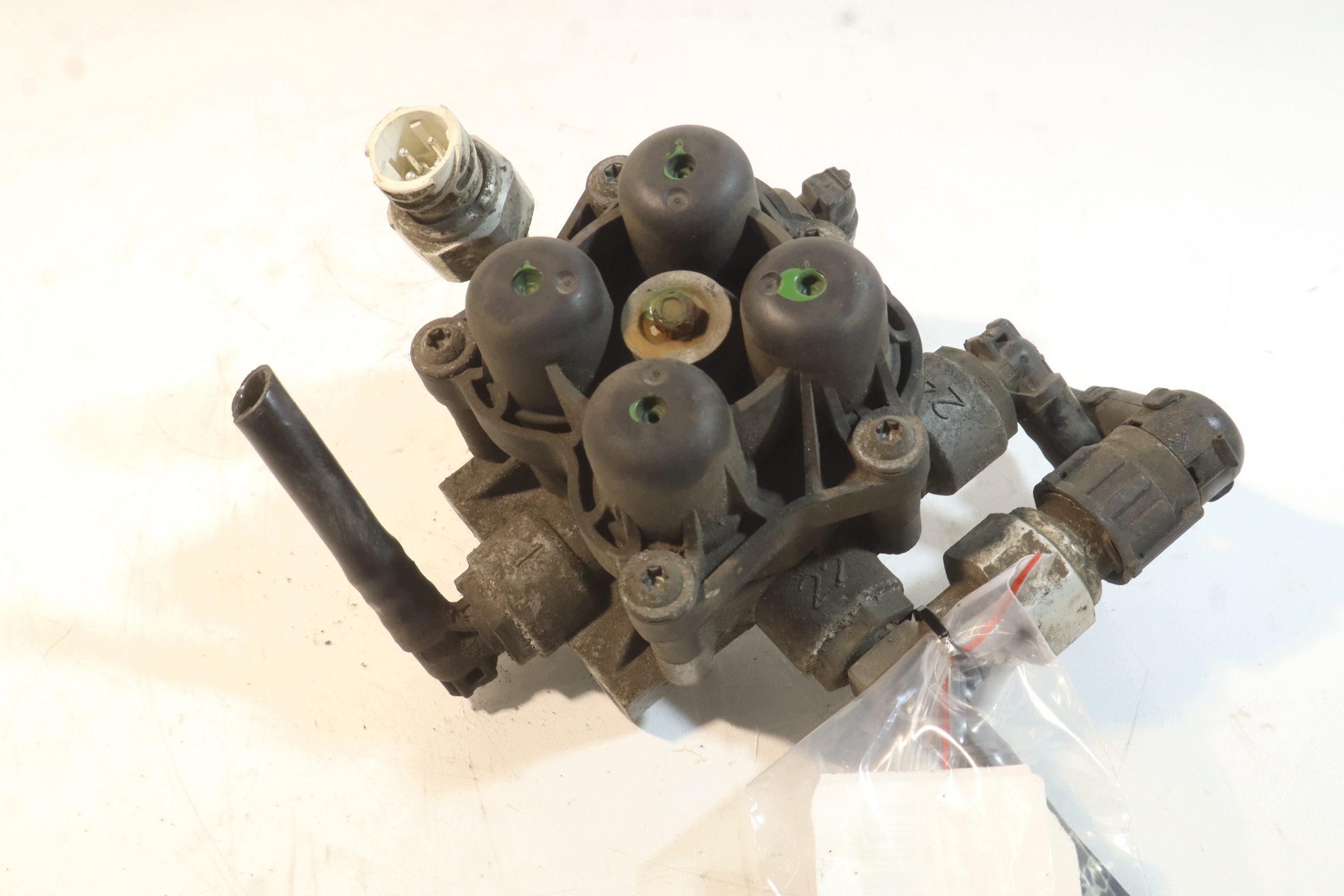 Válvula MAN TGX II 470 OEM 2412125065 image 6