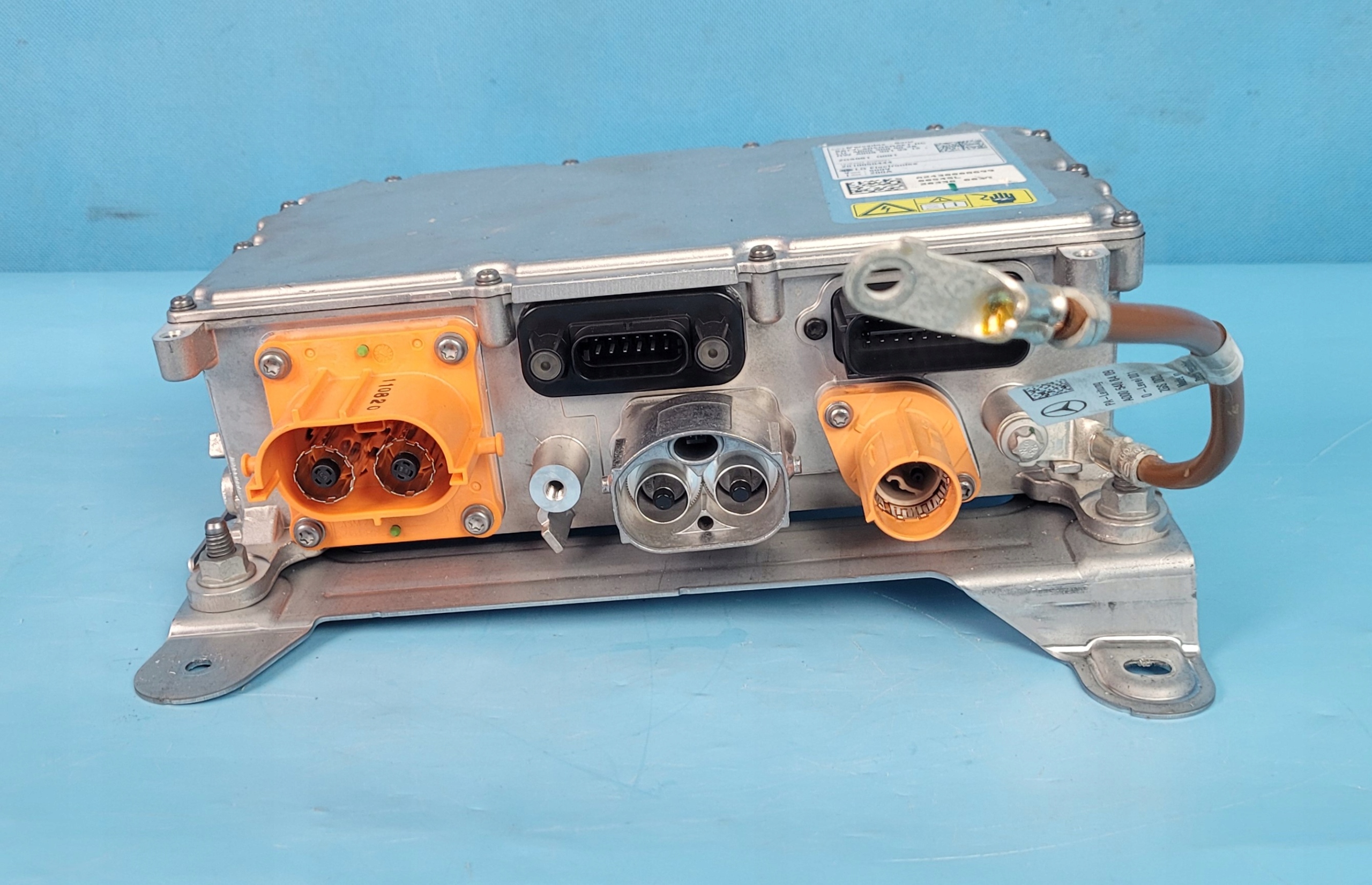 Mercedes EQA 250 Inverter A0009009026 image 3