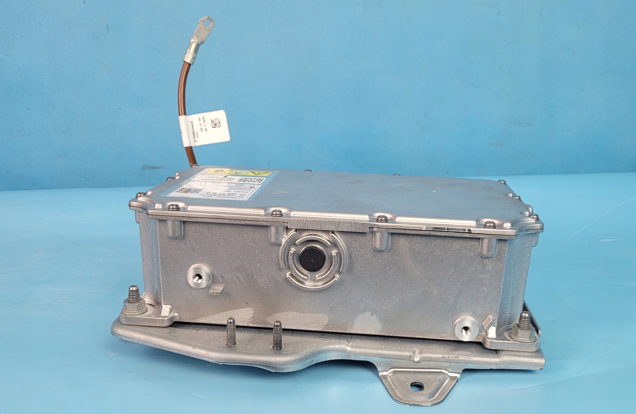 Mercedes EQA 250 Inverter A0009009026 image 4