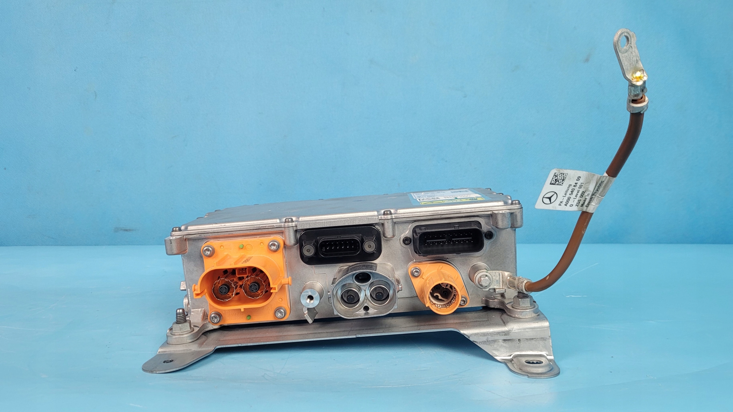 Mercedes EQA 250 Inverter A0009009026 image 9