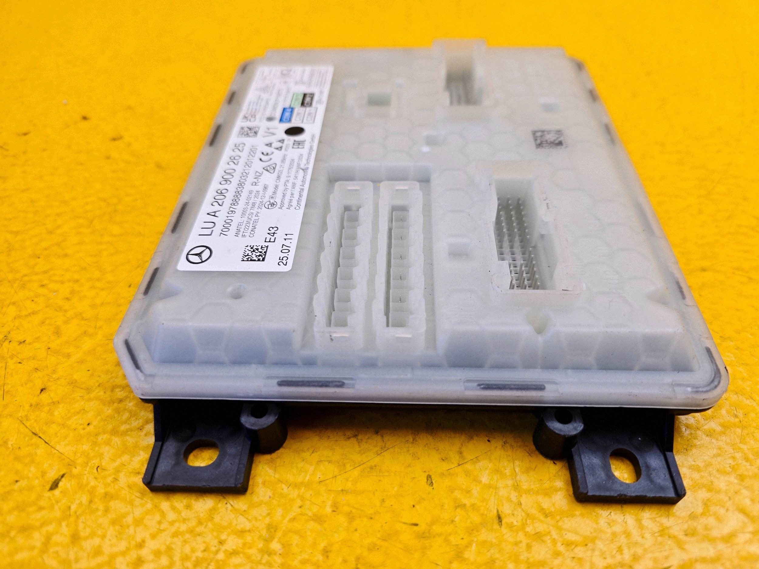 Module de commande d'allumage Mercedes C W206 A2069002625 image 7
