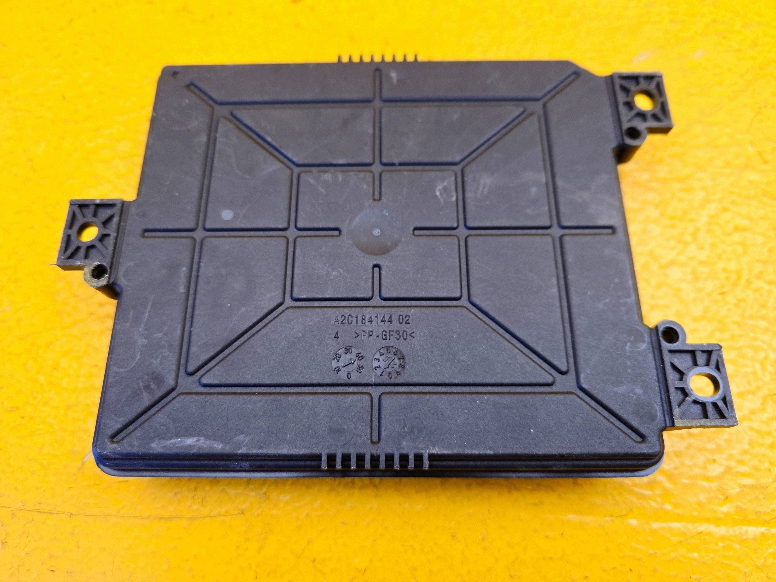 Module de commande d'allumage Mercedes C W206 A2069002725 image 3