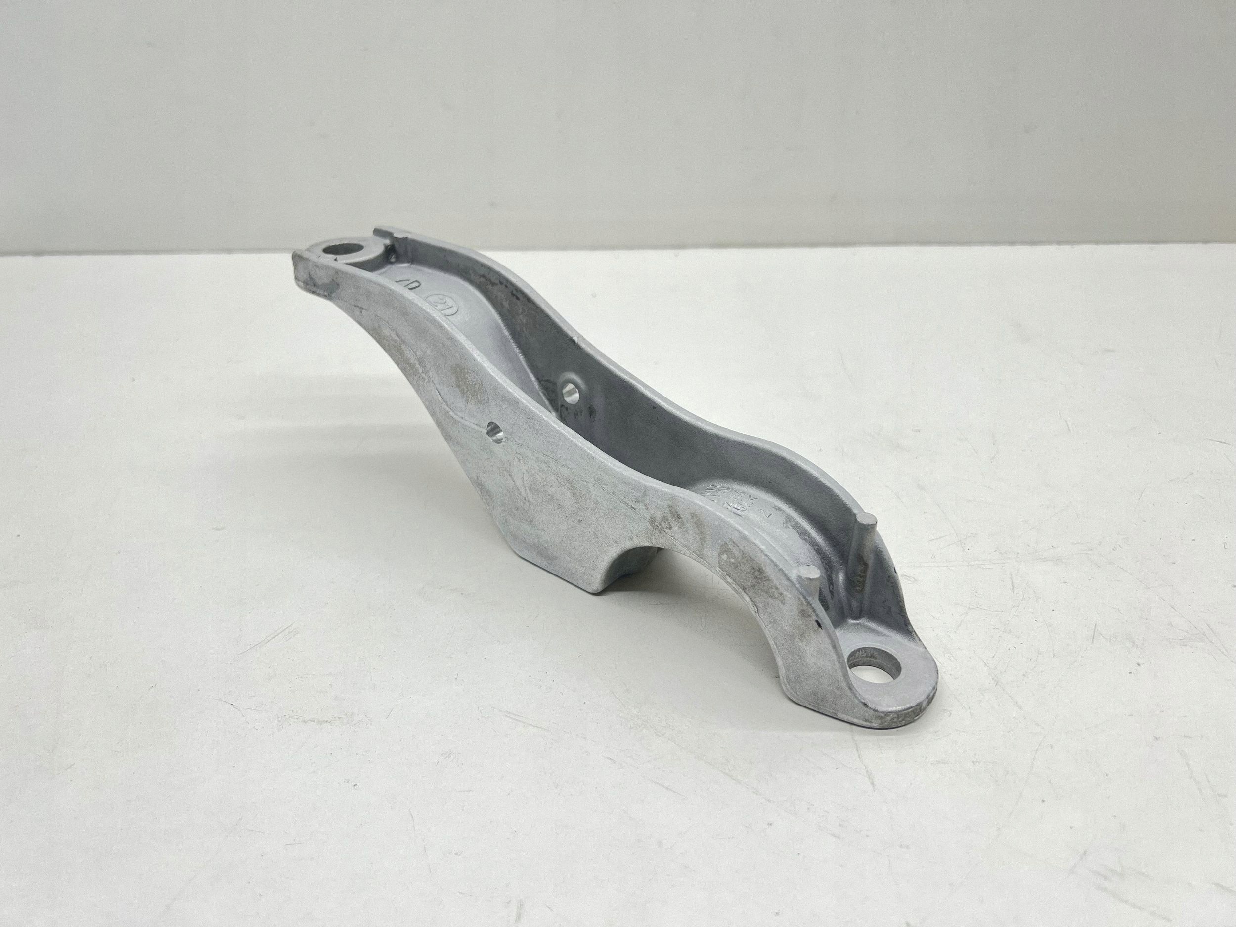 BMW 5 G30 G31 2017 Front Stabilizer Mount OEM 37116861476 image 2