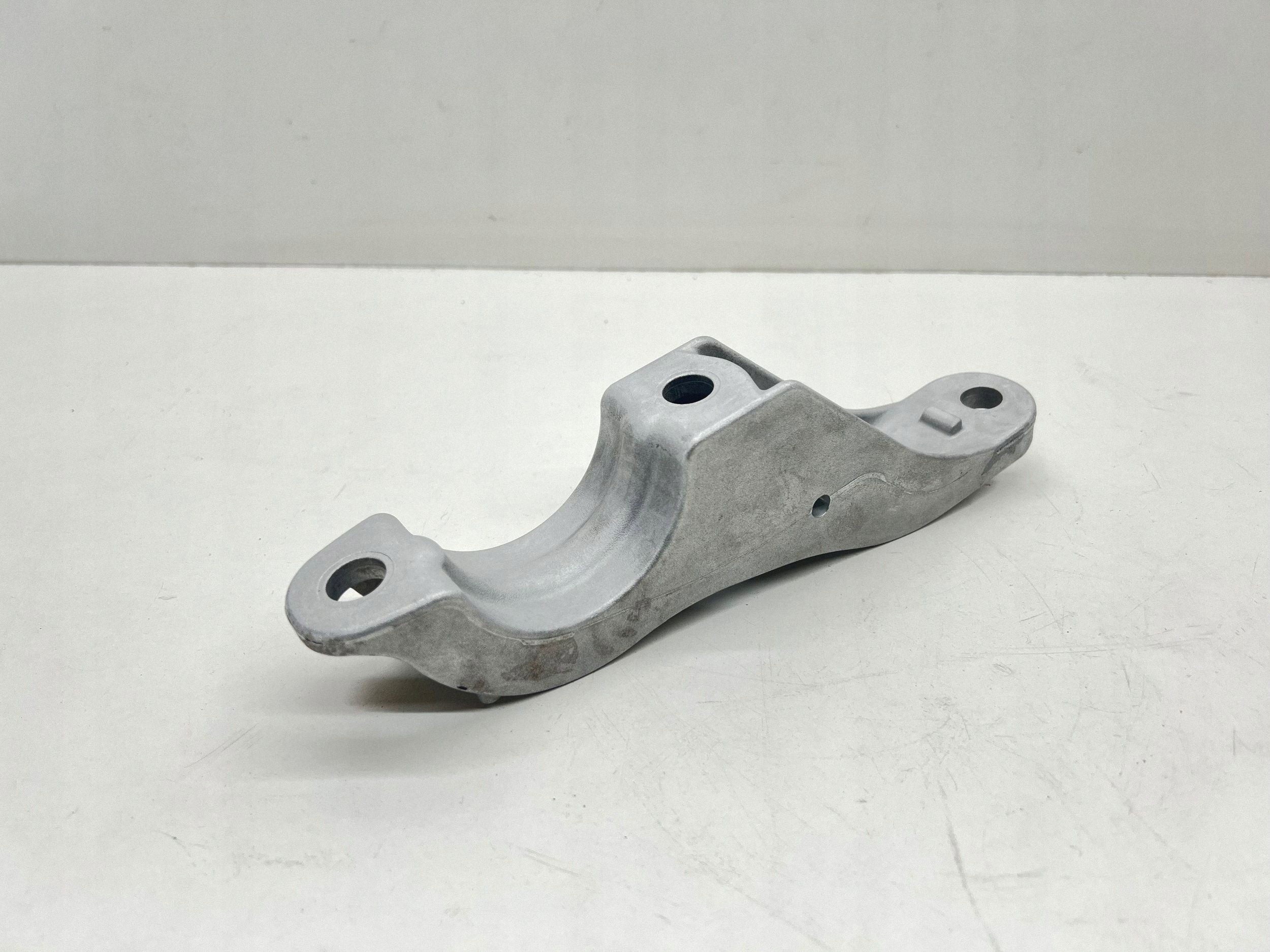 BMW 5 G30 G31 2017 Front Stabilizer Mount OEM 37116861476 image 3