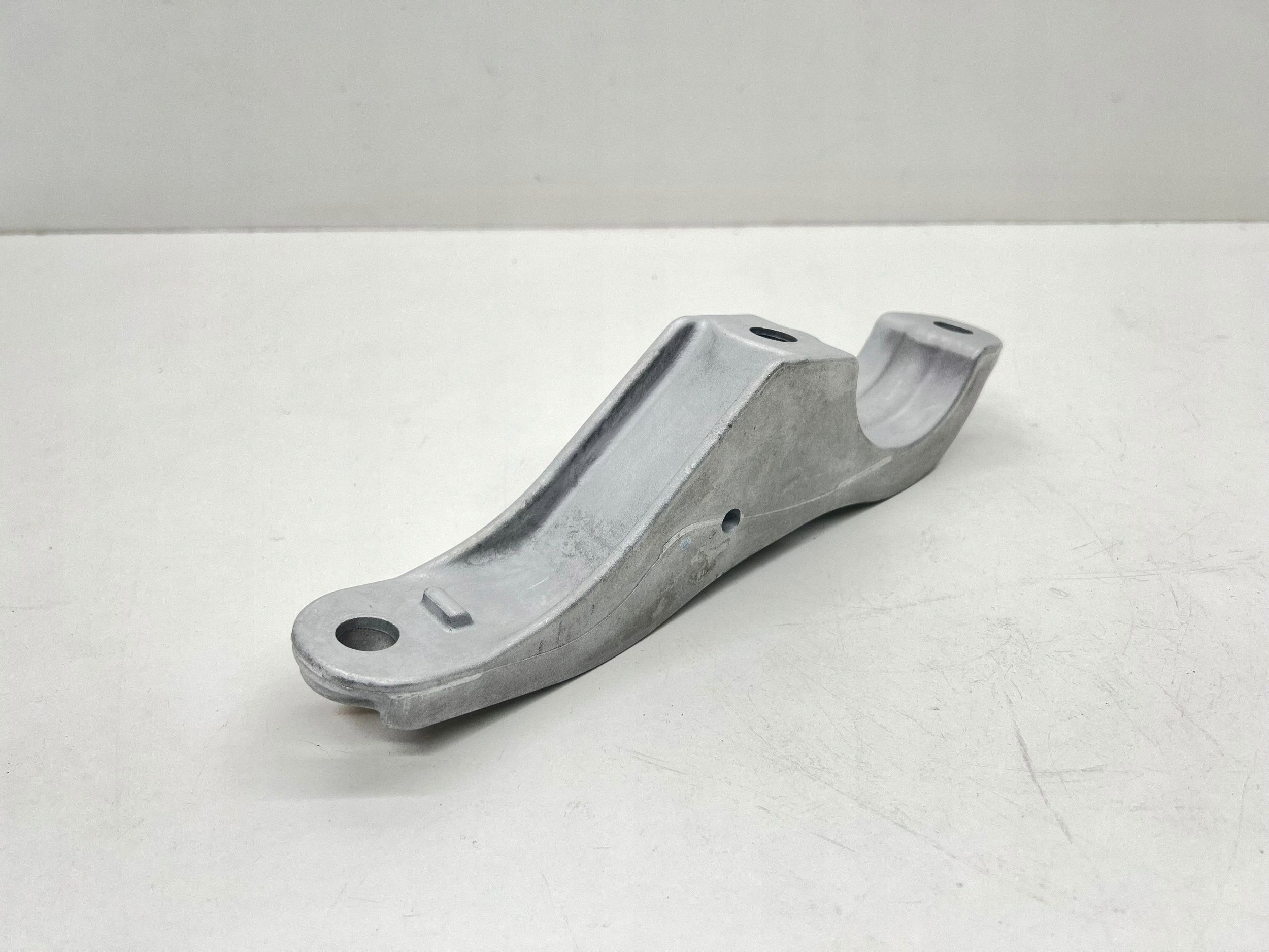 BMW 5 G30 G31 2017 Front Stabilizer Mount OEM 37116861476 image 4