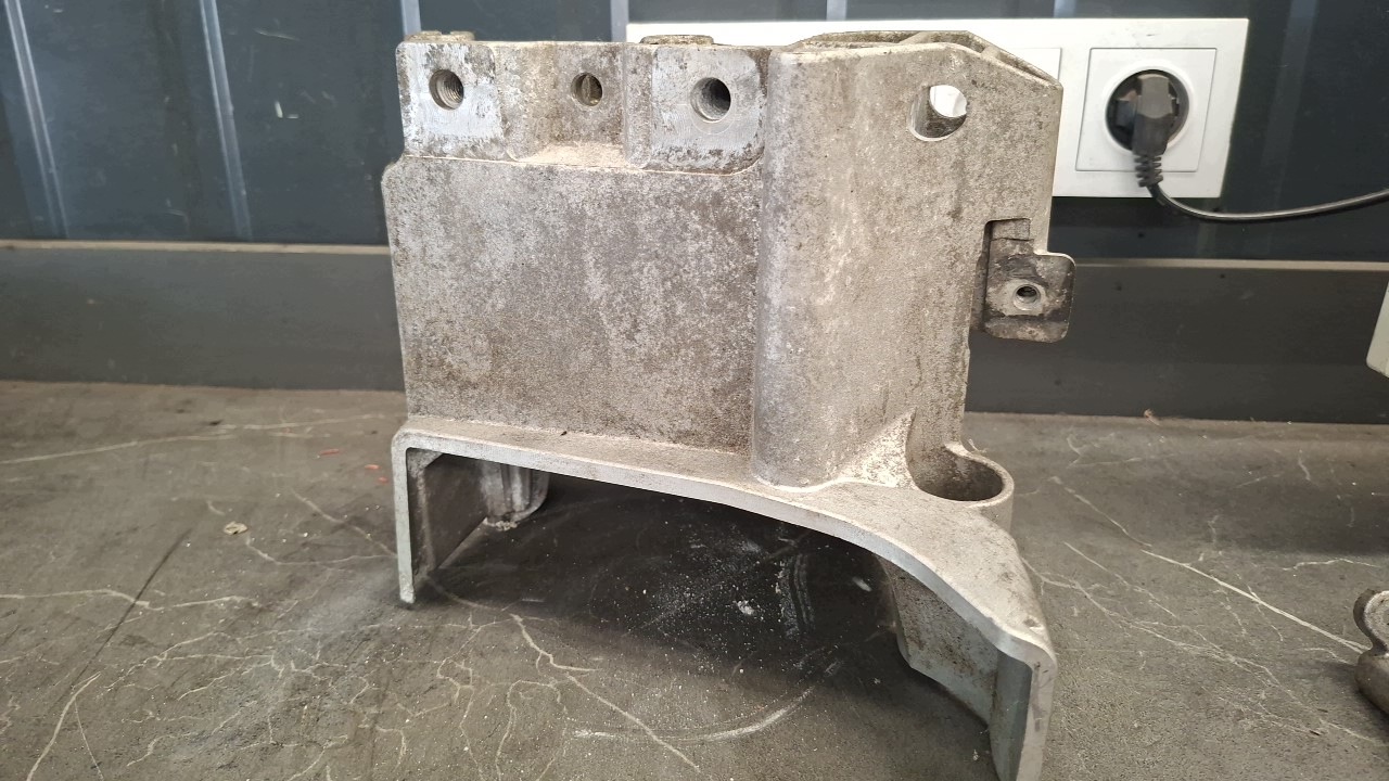 Engine Mount Bracket VW SKODA SCALA I 05c199207 image 5