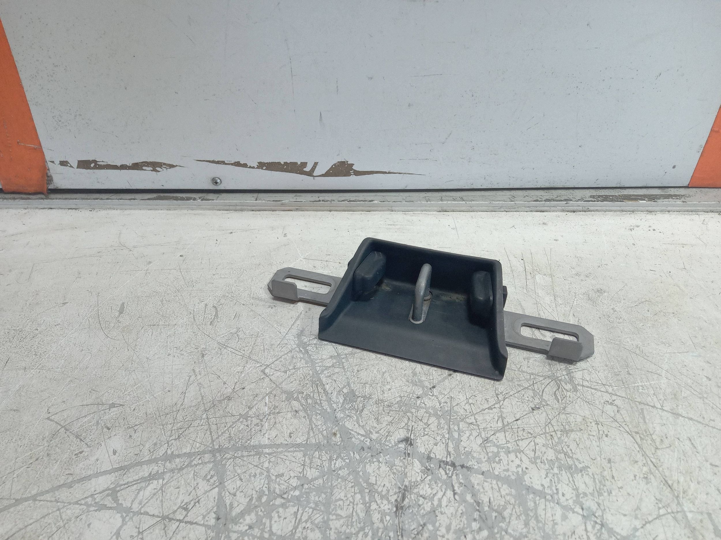 Volvo V60 Tailgate Lock Bolt OE31455915 Used image 2