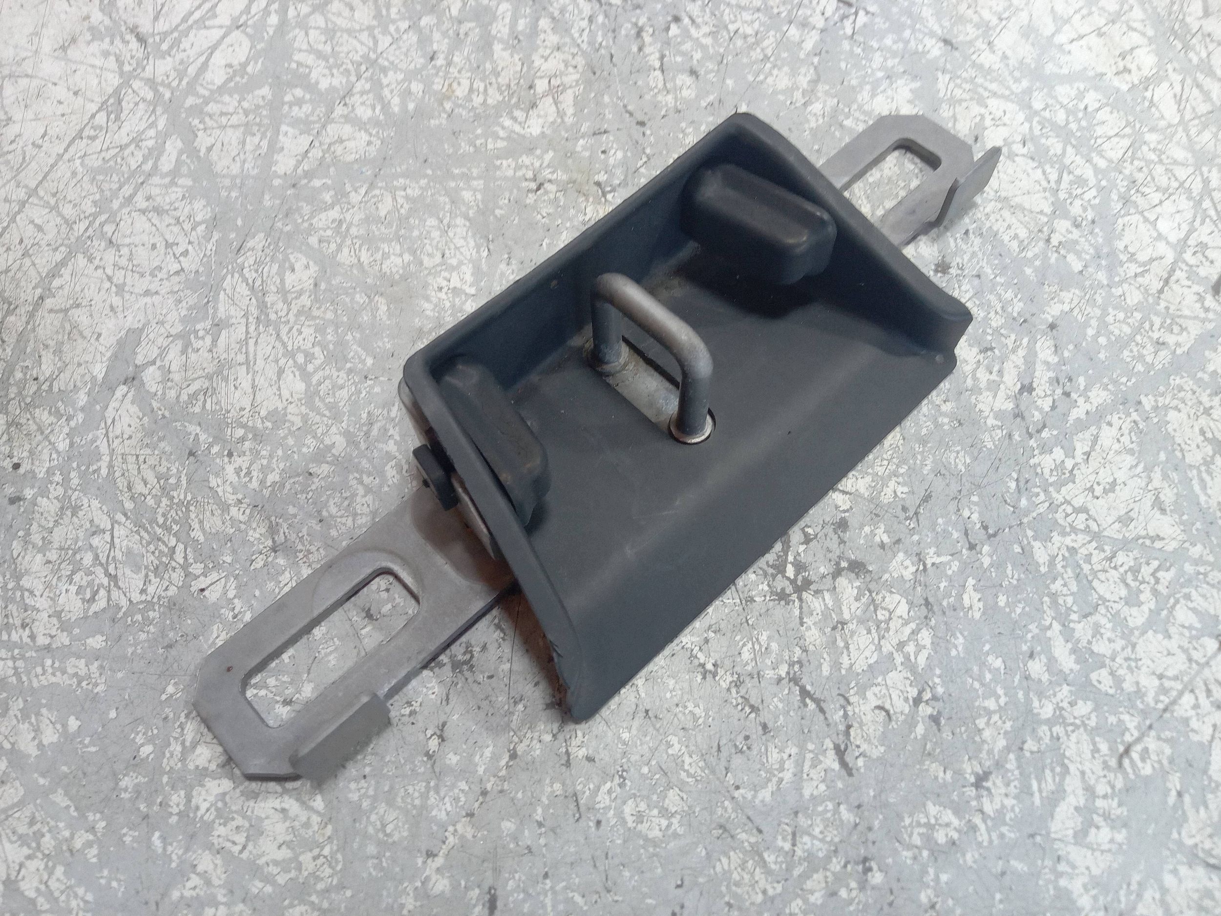 Volvo V60 Takaluukun Lukon Salpa OE 31455915