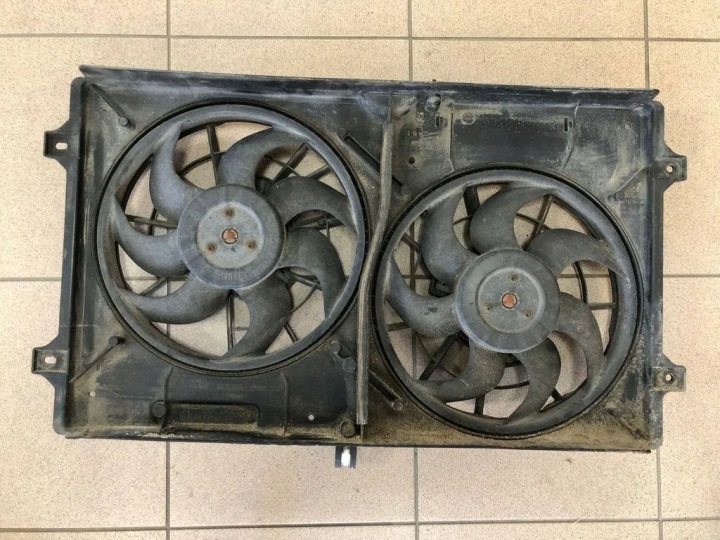 Ford OE 7M3121207B galaxy radiateurventilator behuizing