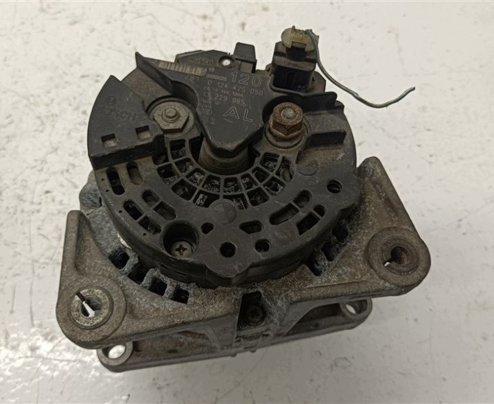 Generator Opel Astra H Zafira B 1.6 Bensin 0124425050 / 13229985