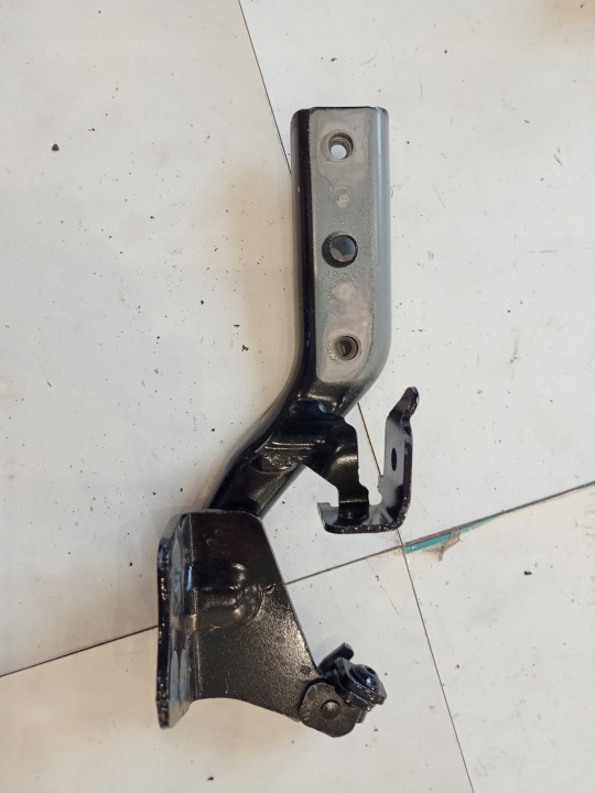 Höger motorhuvsgångjärn Mercedes Vito W447 A447880