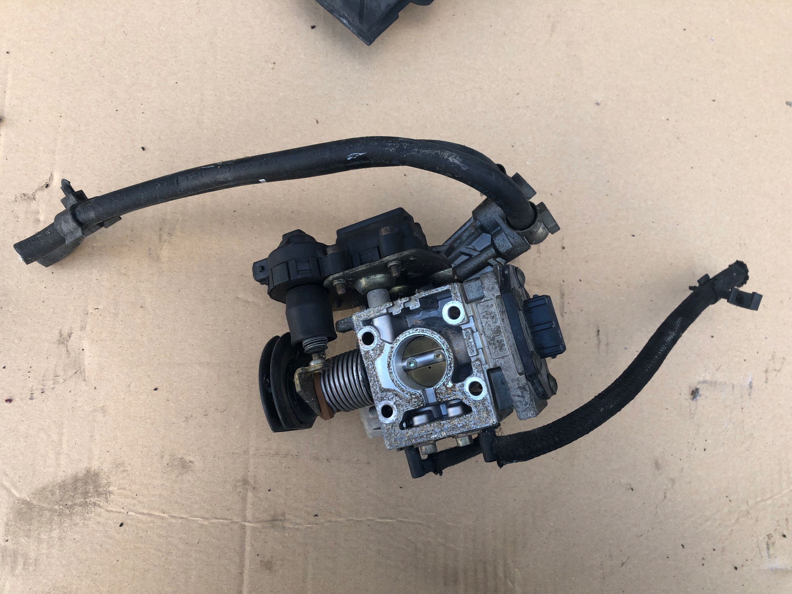 Inyector mono 1.0 1.3 VW Polo II Jetta Golf 3435201568 image 2