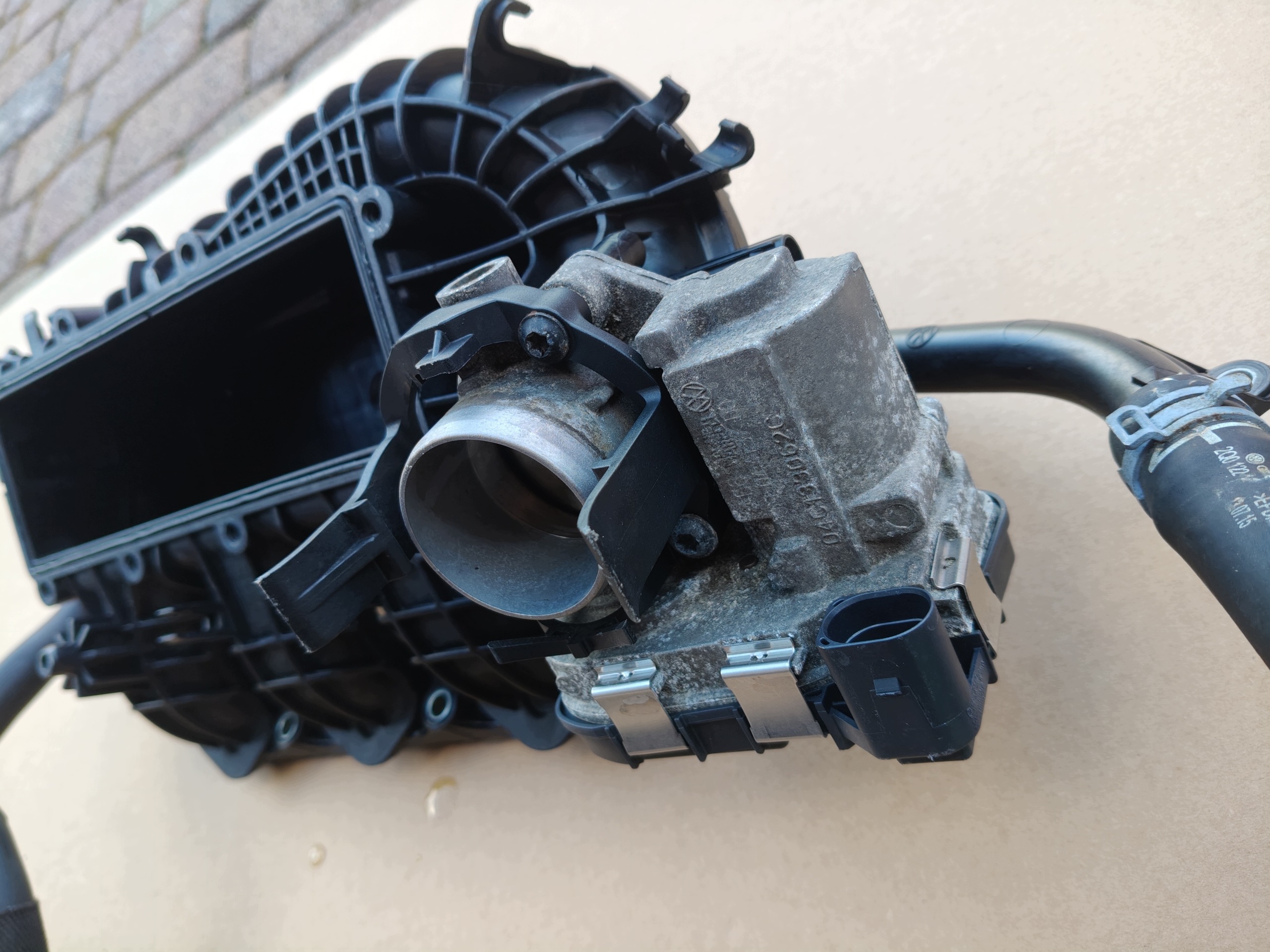 VW SKODA SEAT 1.0TSI Intake Manifold 04C129711E 04C129709E 2019 image 7