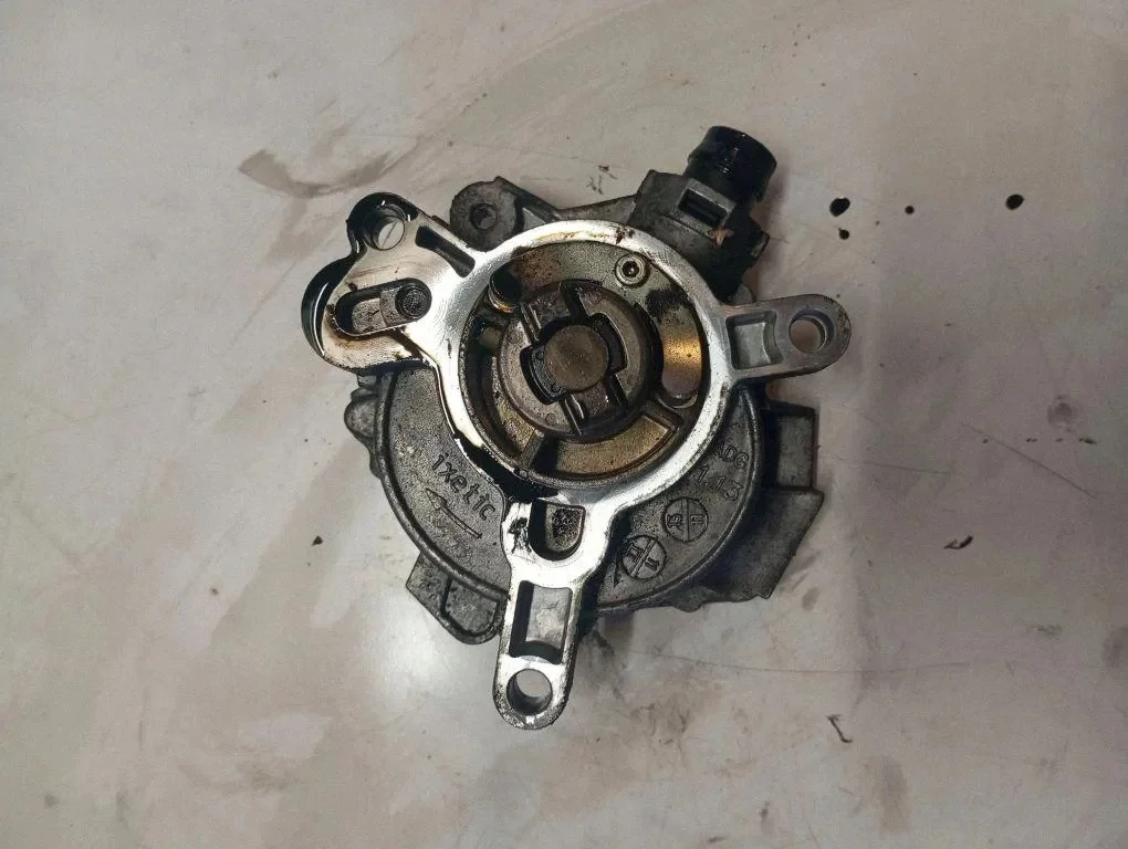 Bomba de vácuo Volvo D87TA 2.0L