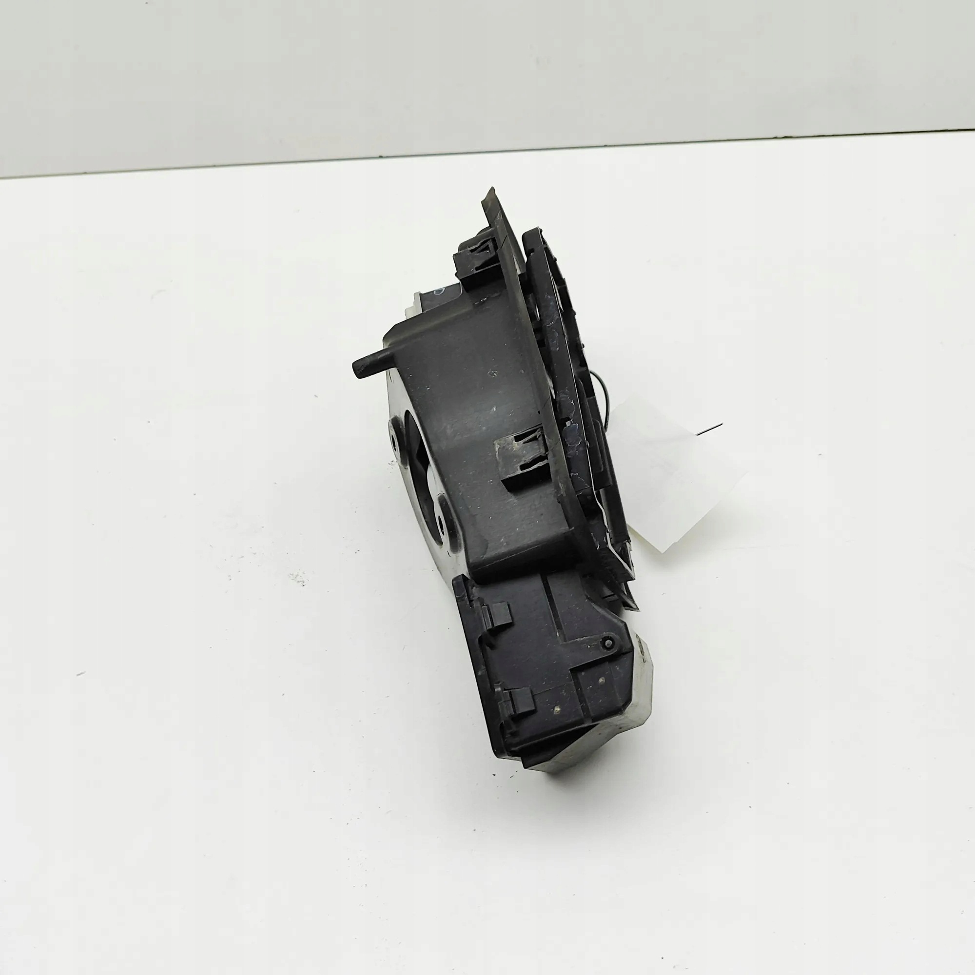 Polttoainesäiliön luukku Renault Arkana I 781207870R