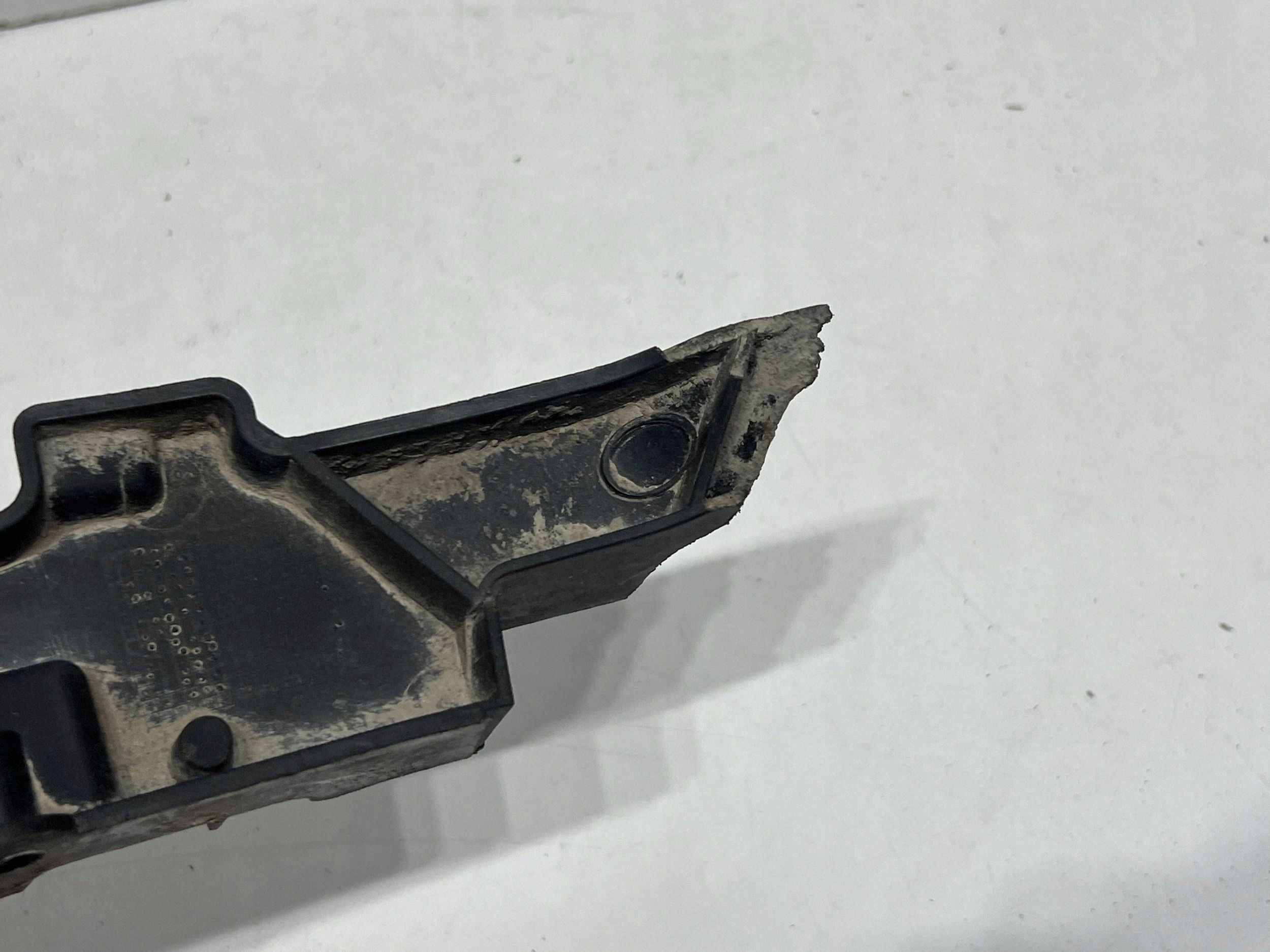 Audi 80A807277D Moulure de fixation image 8