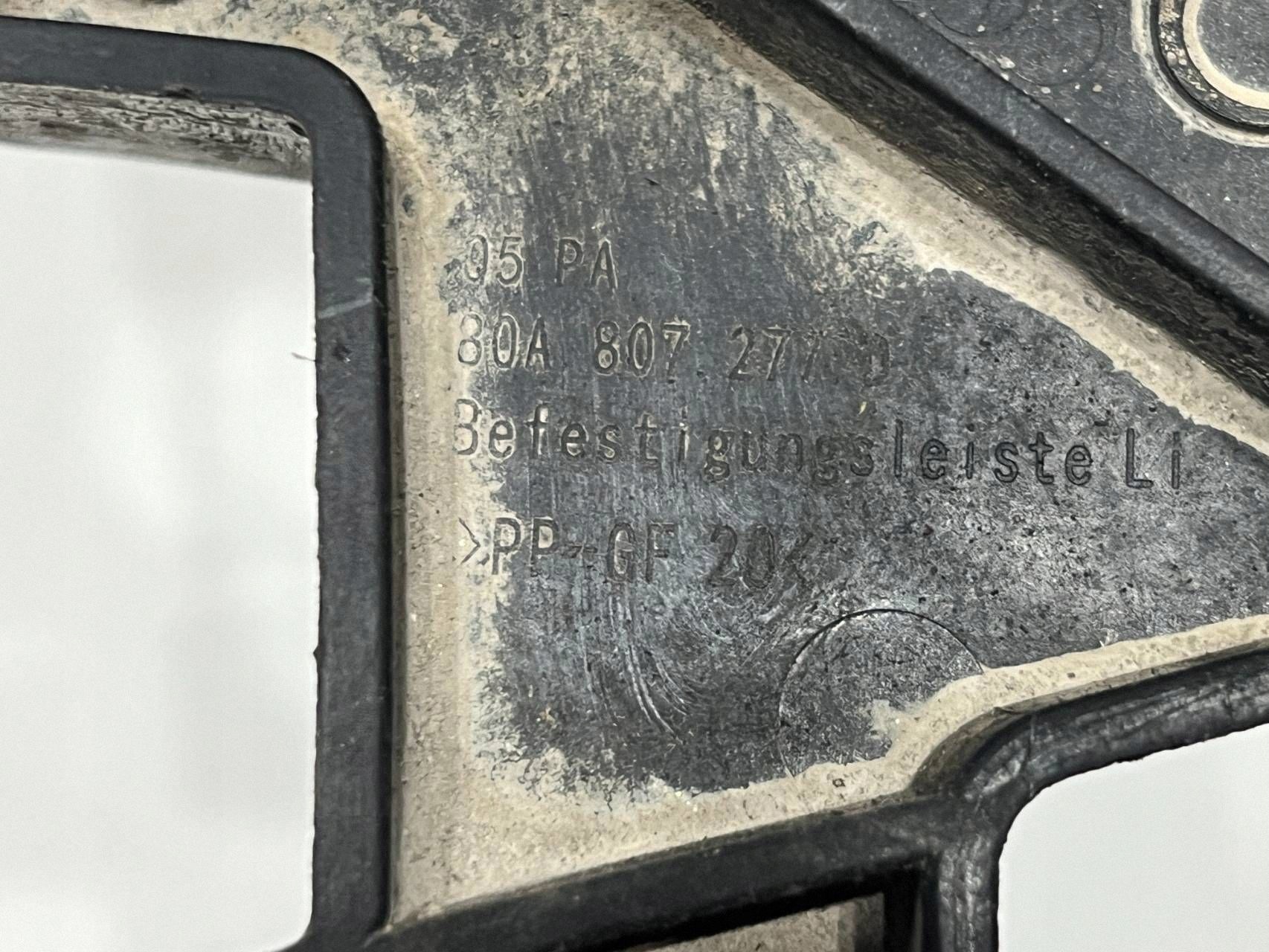 Audi 80A807277D Moulure de fixation image 9