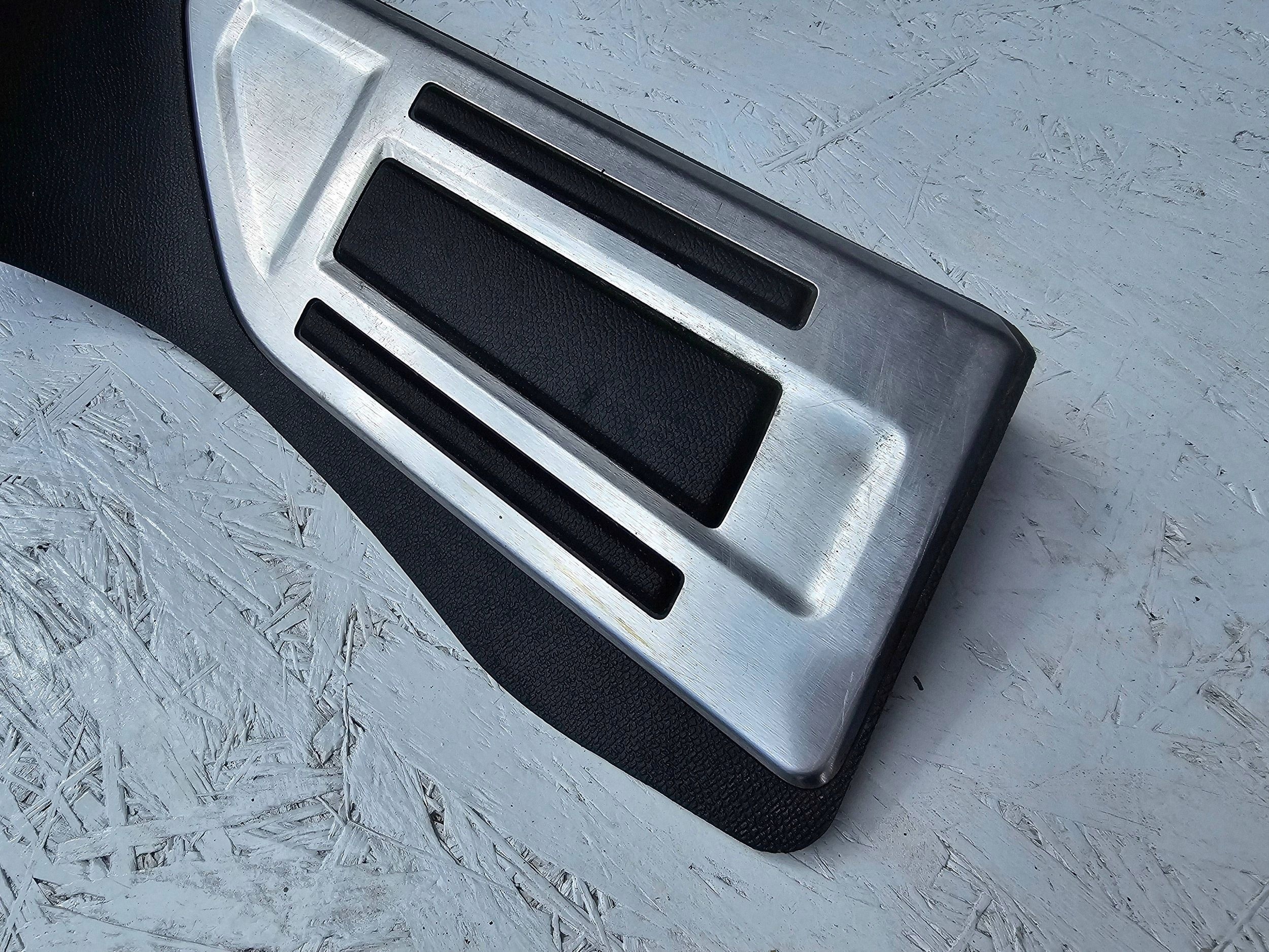 Peugeot 5008 II 3008 II Fußstütze 9811350880 image 3