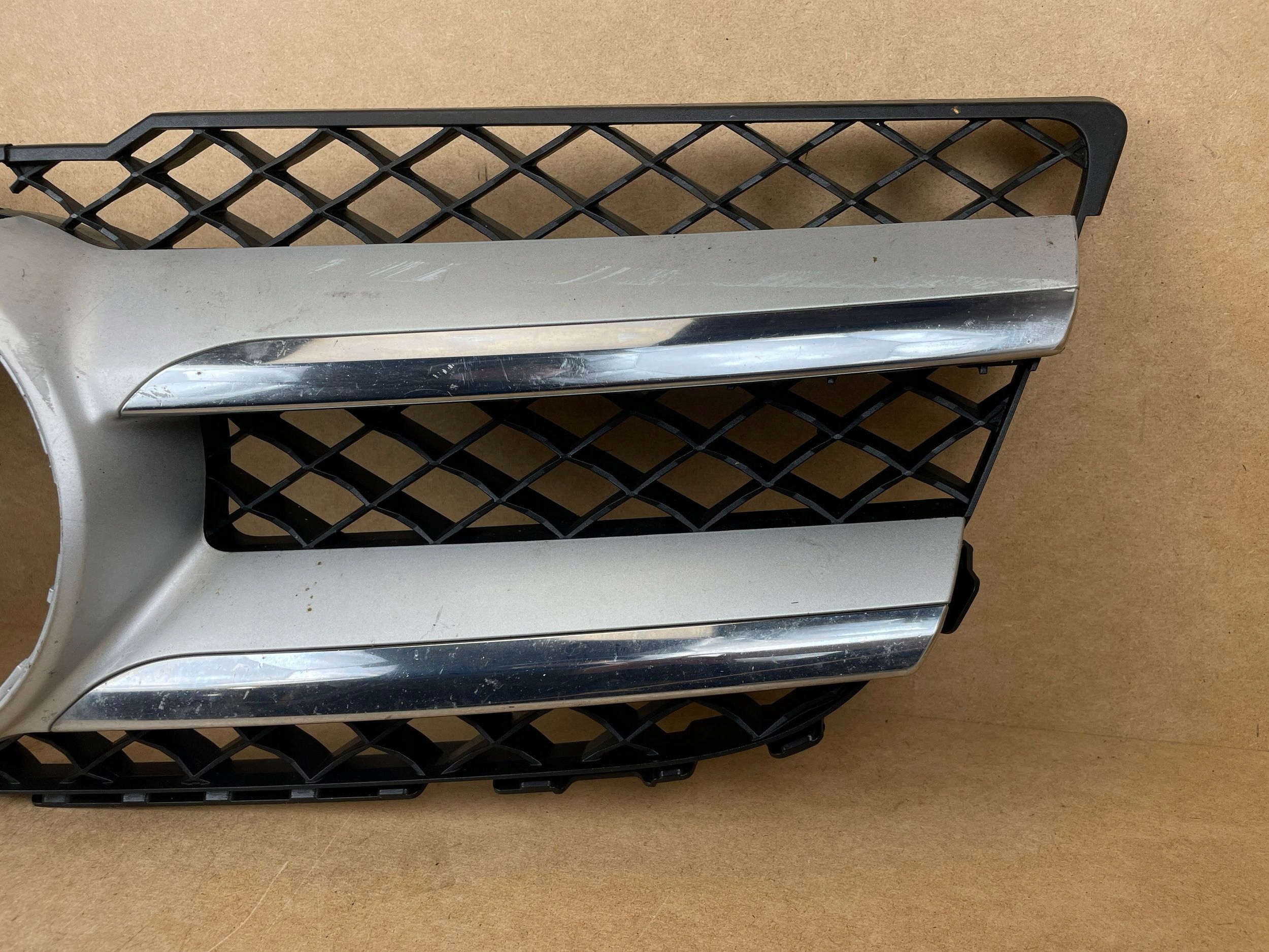 Grade di para-choque dianteiro Mercedes GLK X204 W204 2012-2015 A2048802983 image 5