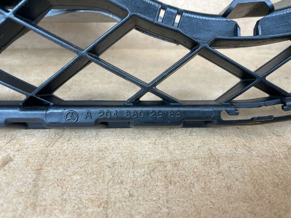 Grade di para-choque dianteiro Mercedes GLK X204 W204 2012-2015 A2048802983 image 9