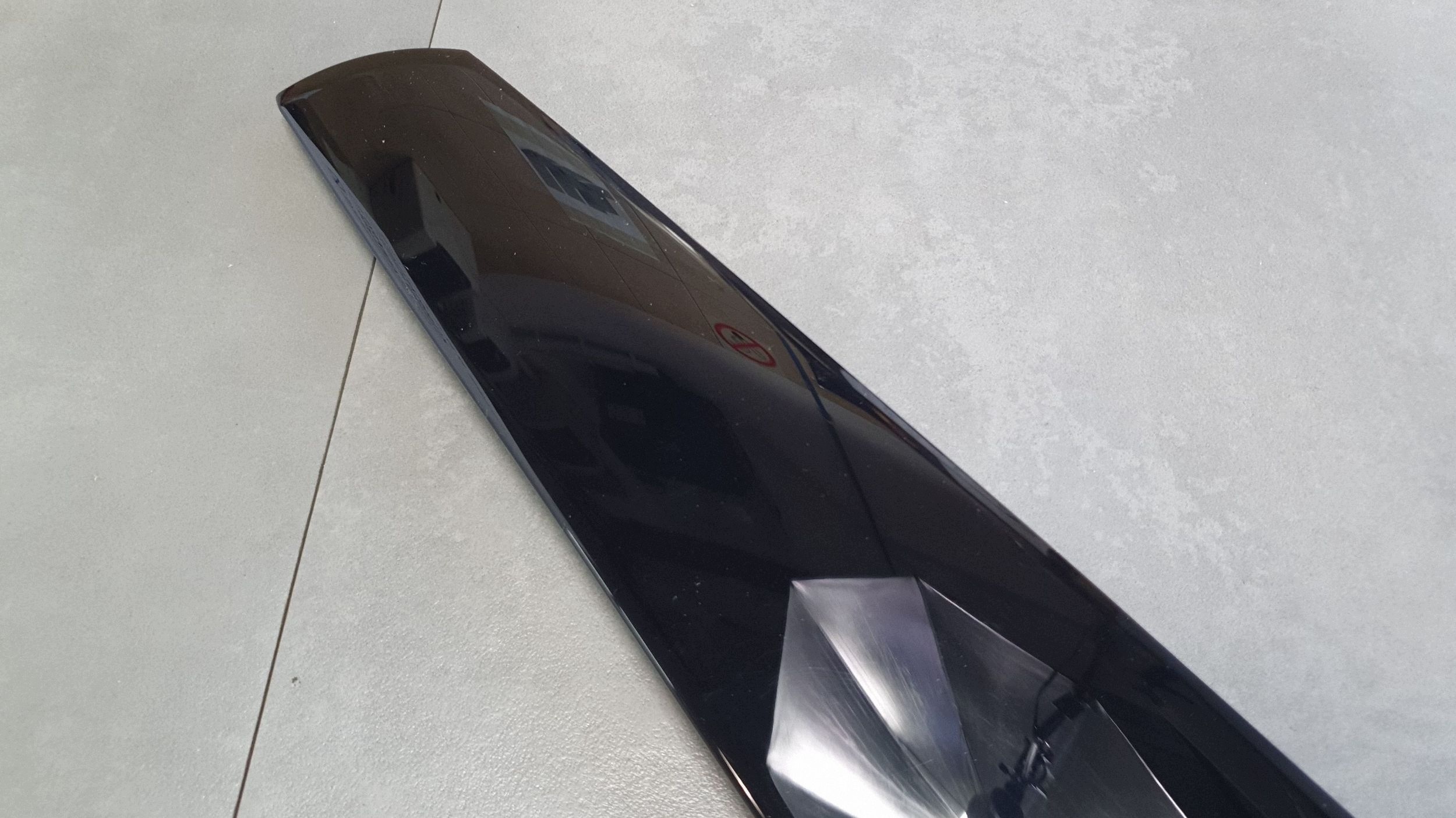 Audi A3 8Y baguette coffre 8Y4854871B image 3