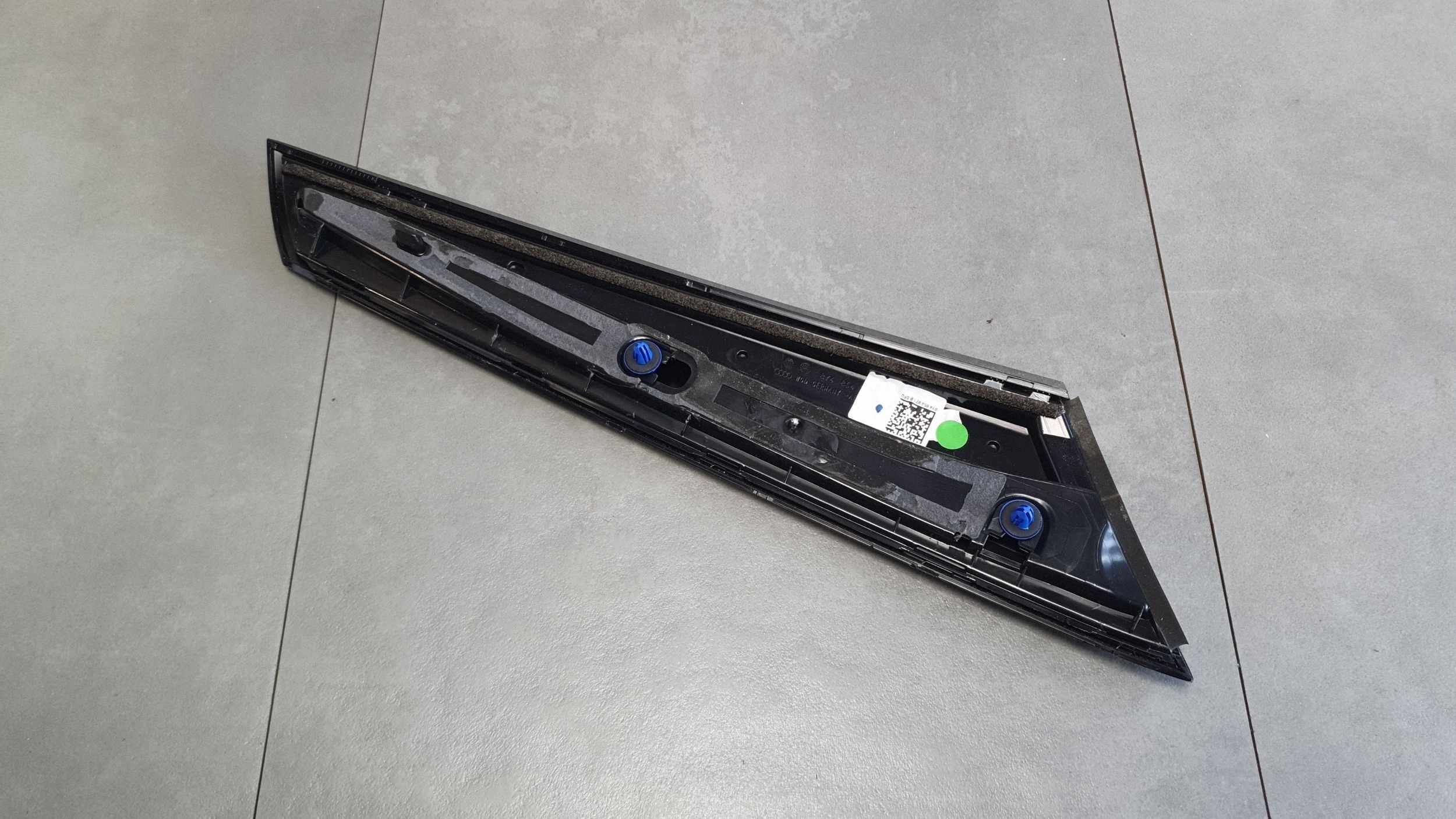 Audi A3 8Y baguette coffre 8Y4854871B image 4