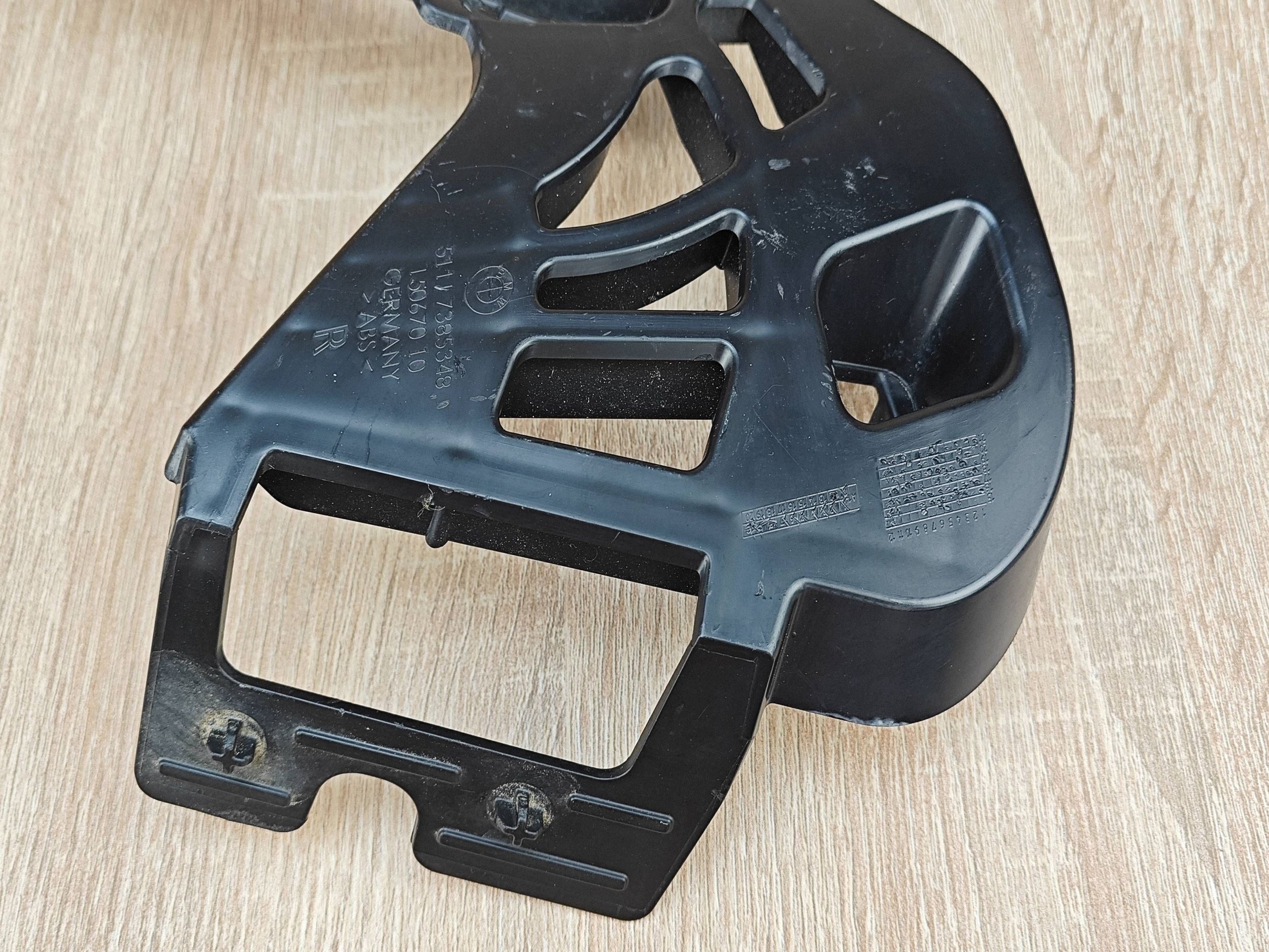 BMW 5 G30 G31 LCI Bumper Bracket Right Front
