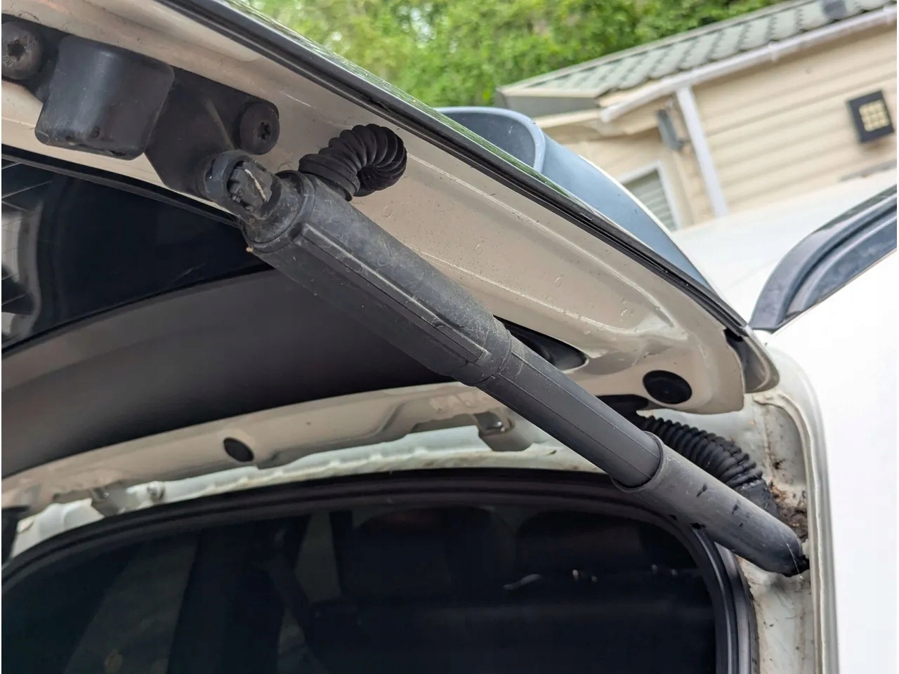 BMW X5 E70 Takaluukun Tuki Oikea 7332696