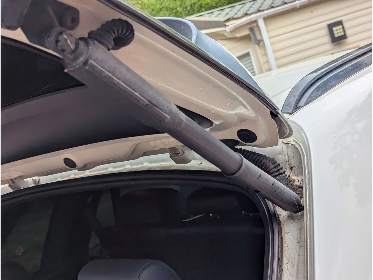 BMW X5 E70 Right Tailgate Strut 7332696 image 3