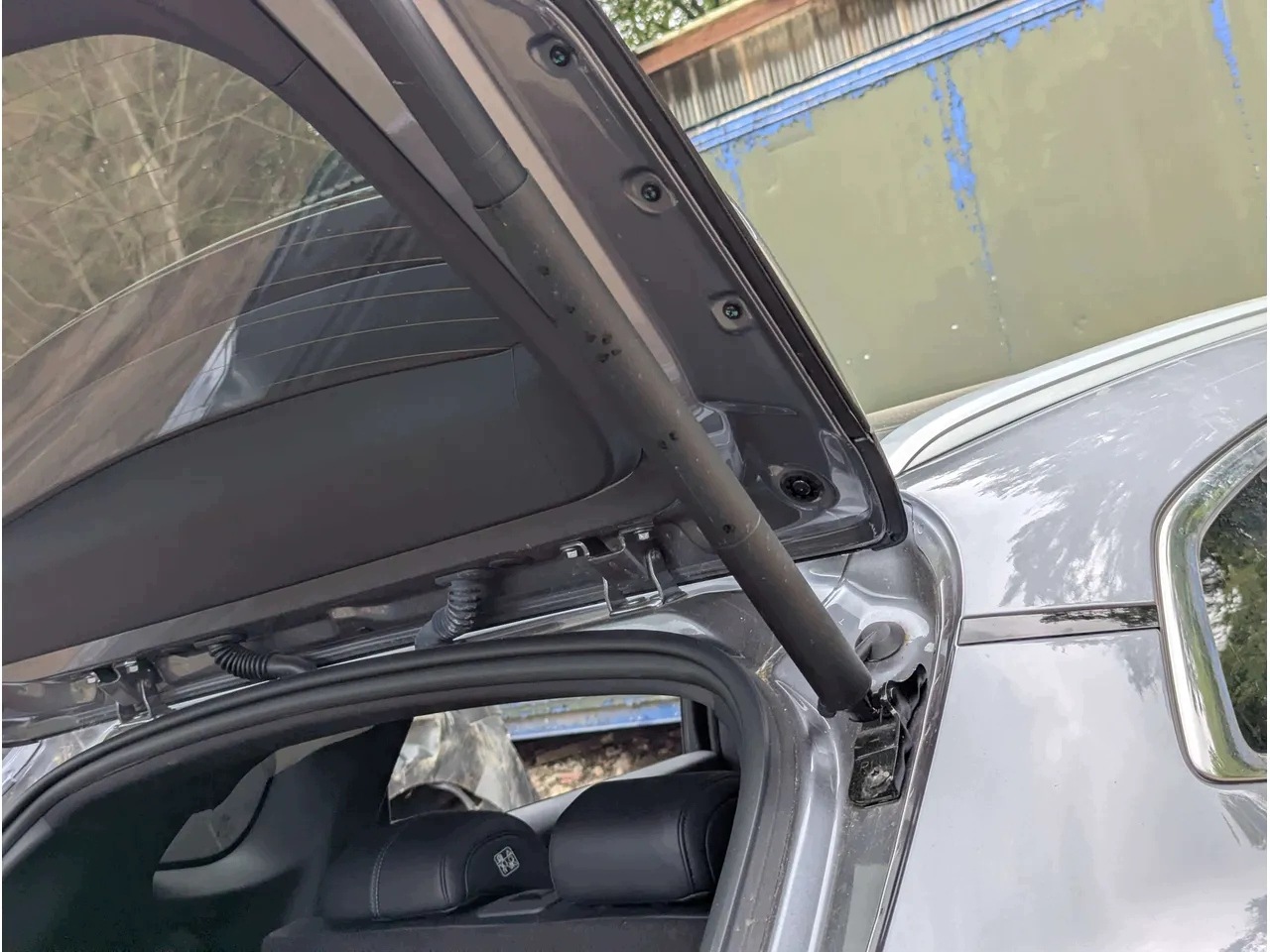 BYD SEAL U Tailgate Strut SA3F-6309512U Used image 4