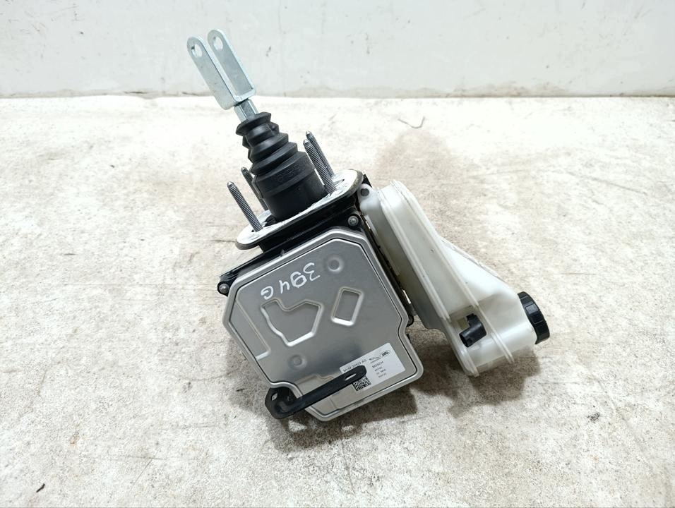 Brake Master Cylinder MY422D522AG Land Rover Defender