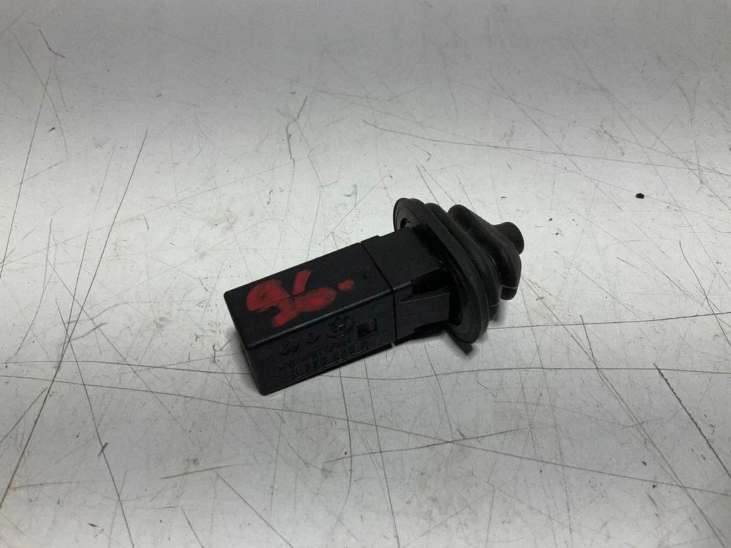 Câble d'ouverture de trappe à carburant BMW 5 E60 82289392 image 2