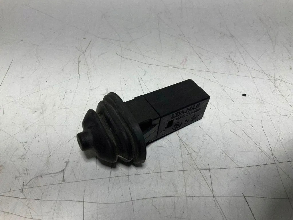 Câble d'ouverture de trappe à carburant BMW 5 E60 82289392 image 5