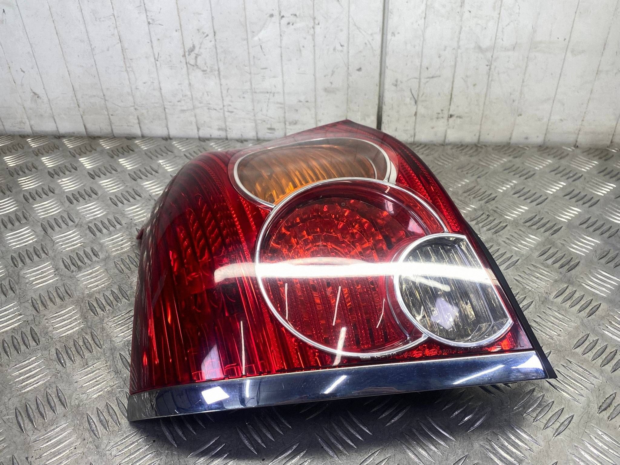 Faro posteriore sinistro Toyota Avensis T25 89028786 image 4