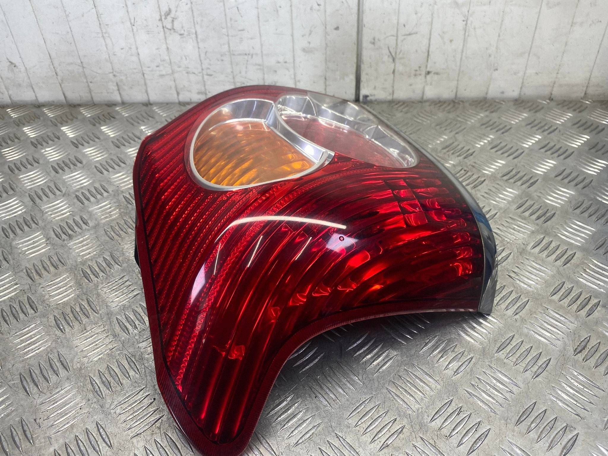 Faro posteriore sinistro Toyota Avensis T25 89028786 image 7