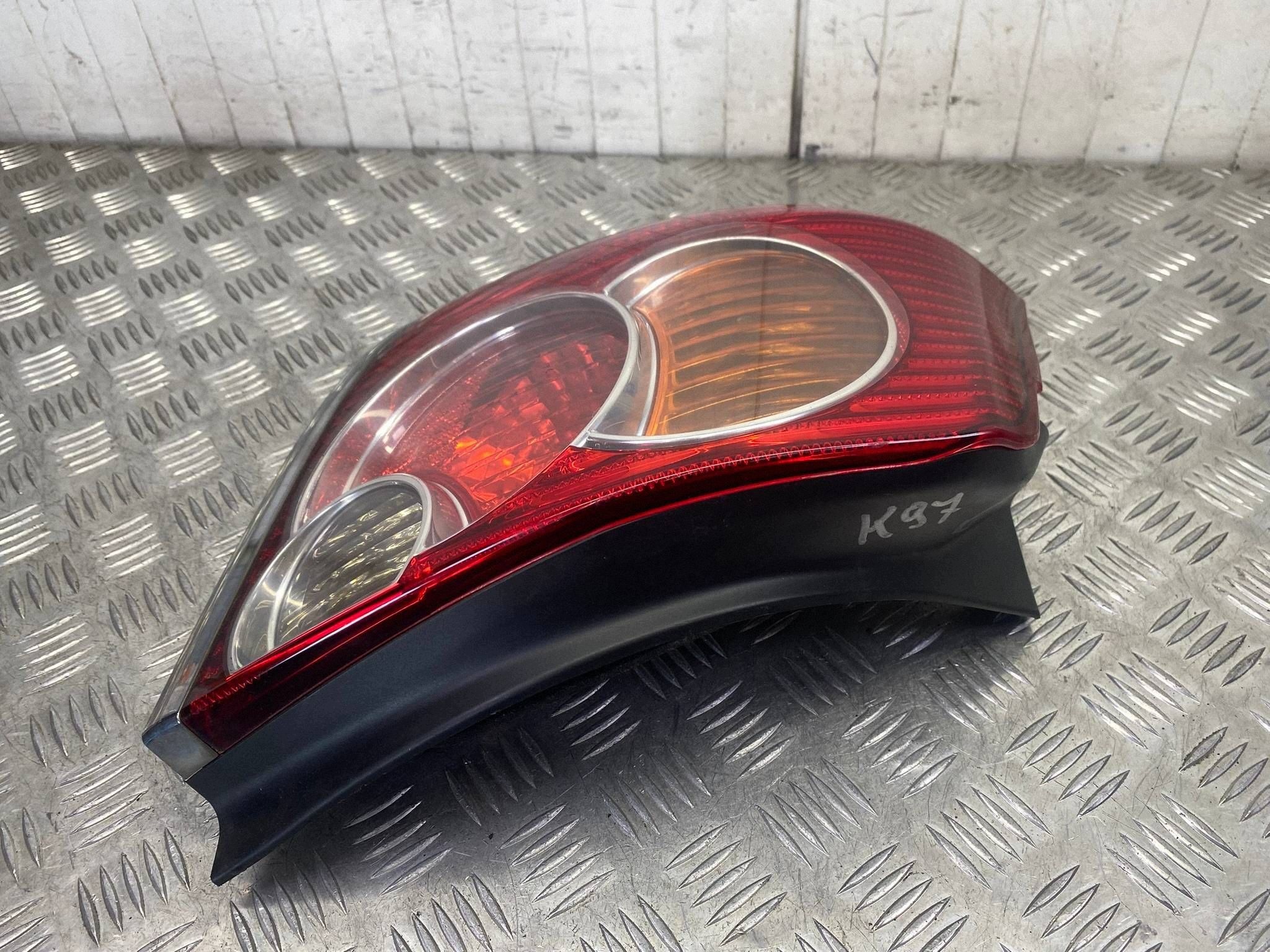 Faro posteriore sinistro Toyota Avensis T25 89028786 image 10