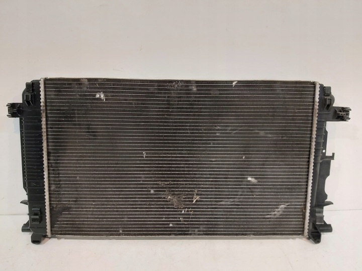 Mercedes-Benz OE A9065001402 Kühler, Motorkühlsystem